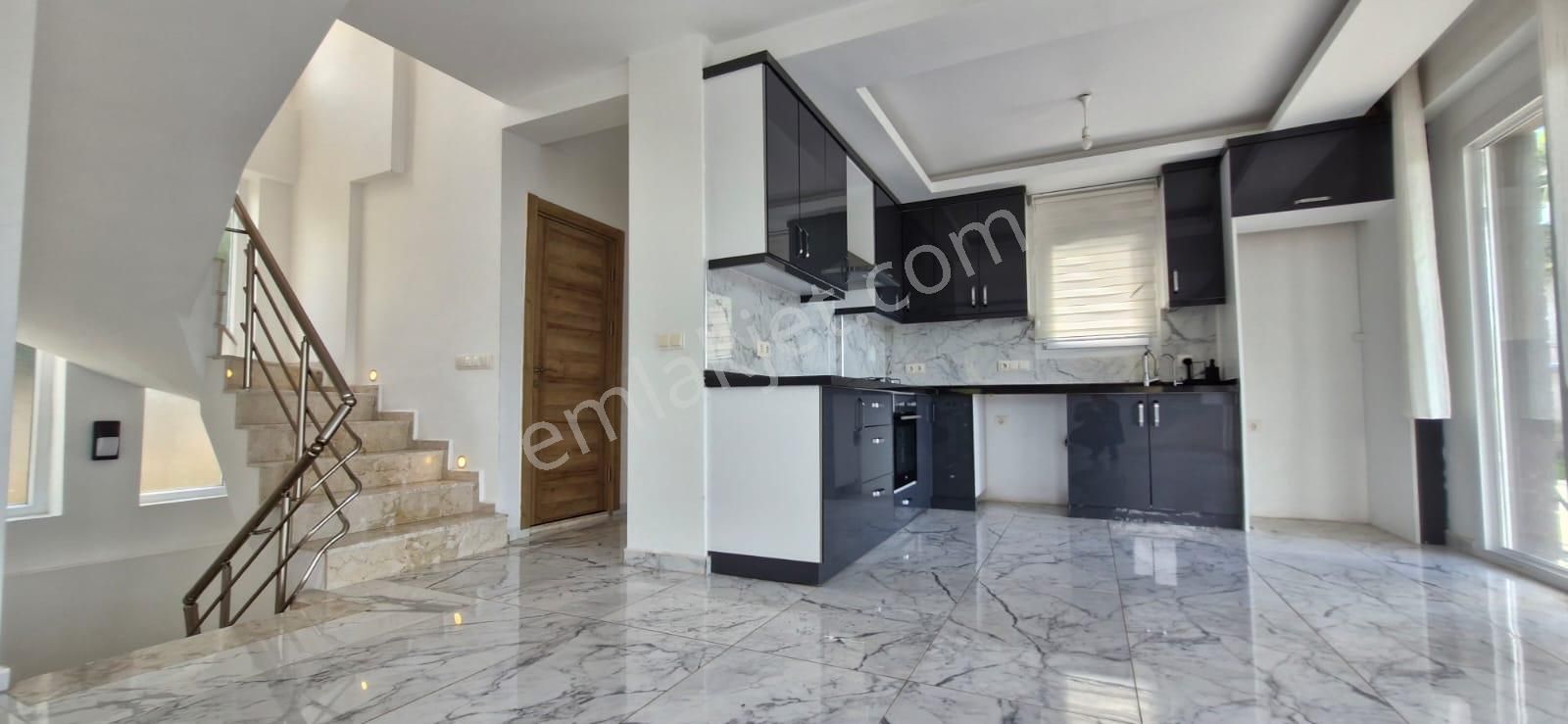 Goldhouse Dan Satılık Sahile Yakın Konumda Müstakil Villa 3+2 - Görsel 10