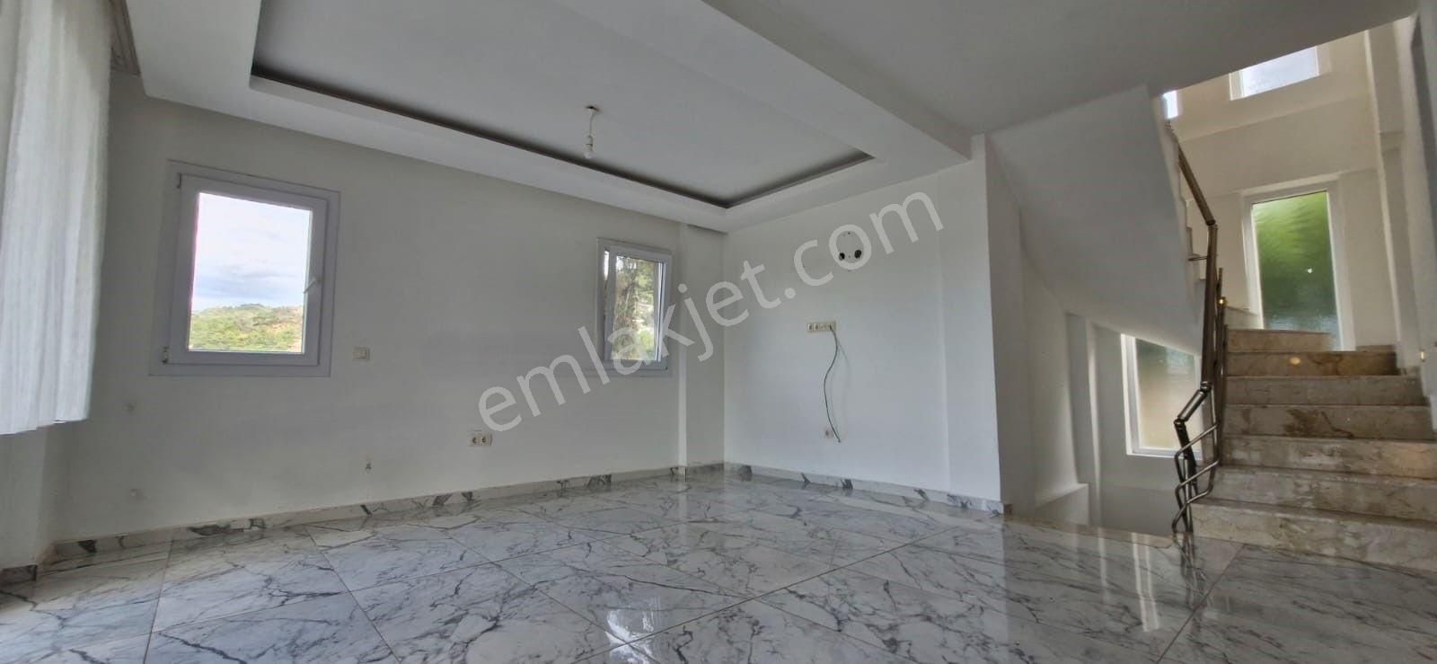 Goldhouse Dan Satılık Sahile Yakın Konumda Müstakil Villa 3+2 - Görsel 15