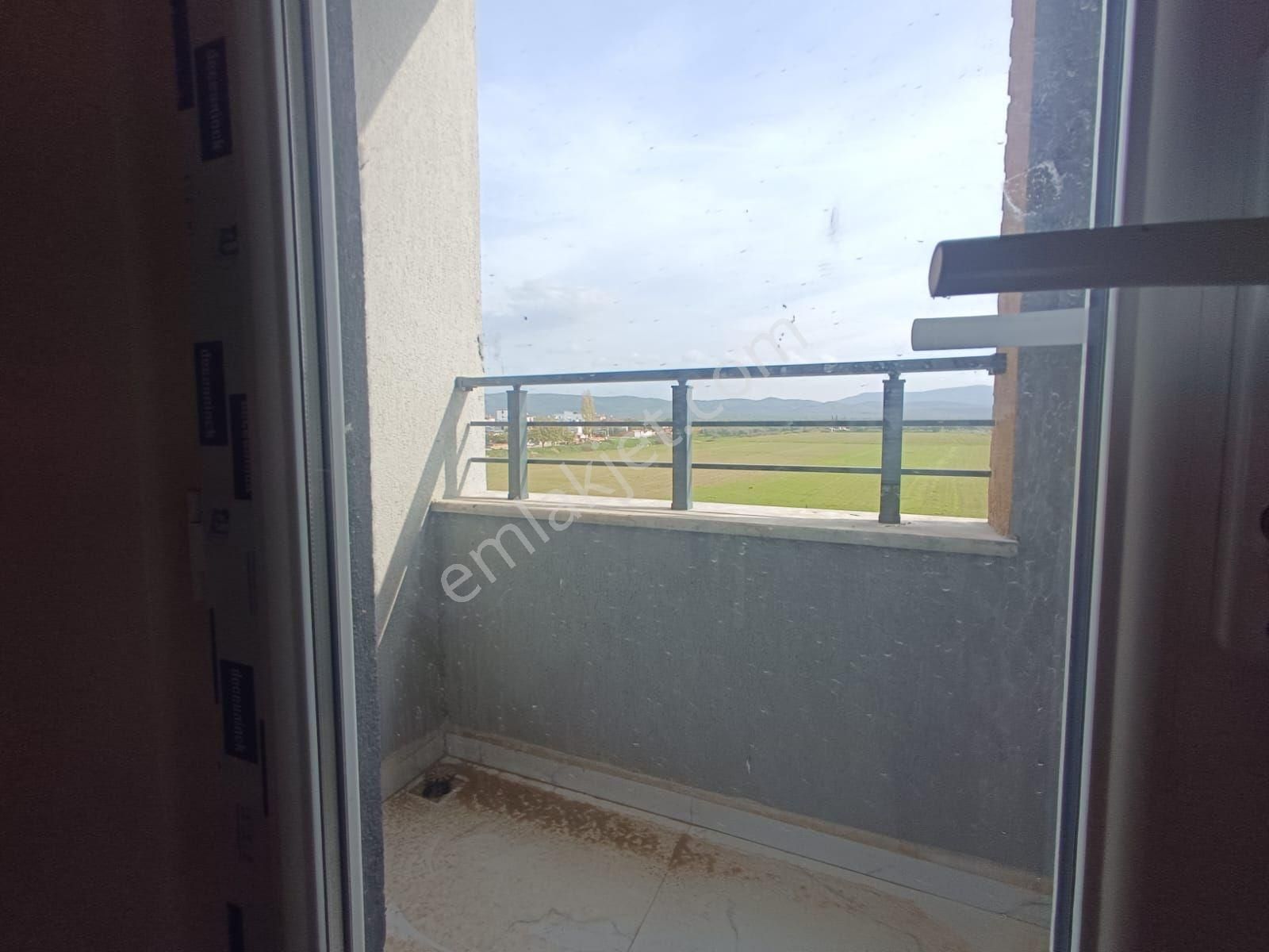 Sancak Emlaktan Gömeçte Kapali Mutfak On Cephe Ferah 2+1daire - Görsel 5