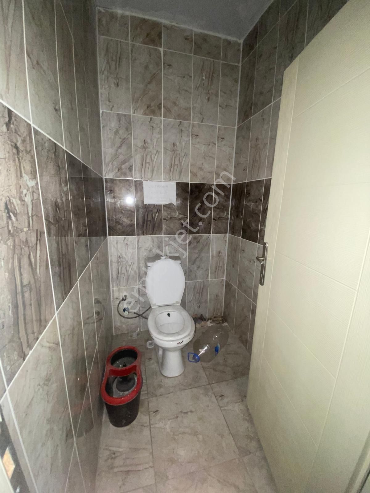 Atatürk Mahallesinde Geniş Depolu Kiralık Dükkan - Görsel 11