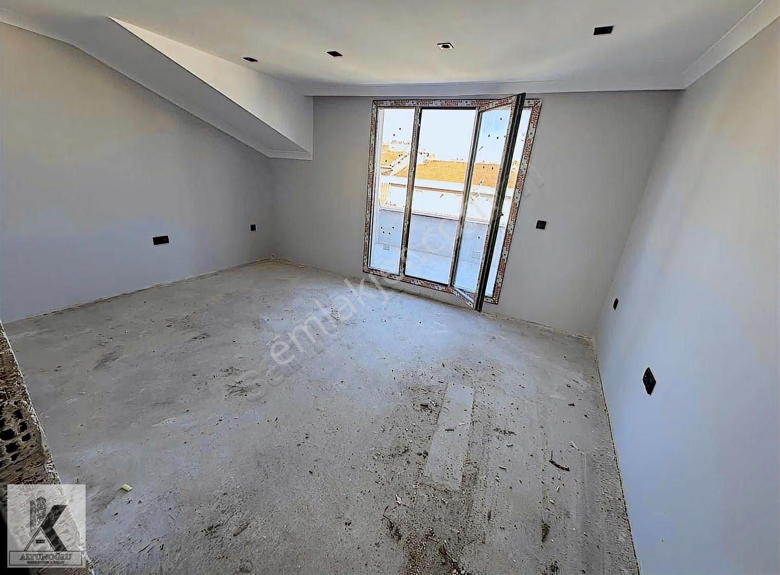 M.kemalpaşa Mahallesinde Lüks Satılık Catı Katı 2+1 Daire