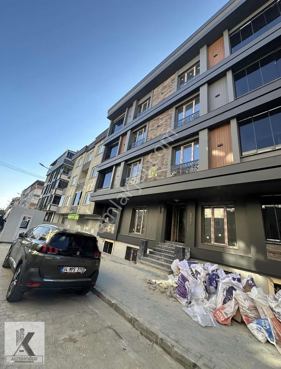 M.kemalpaşa Mahallesinde Lüks Satılık Bahce Katı 2+1 Daire - Görsel 3