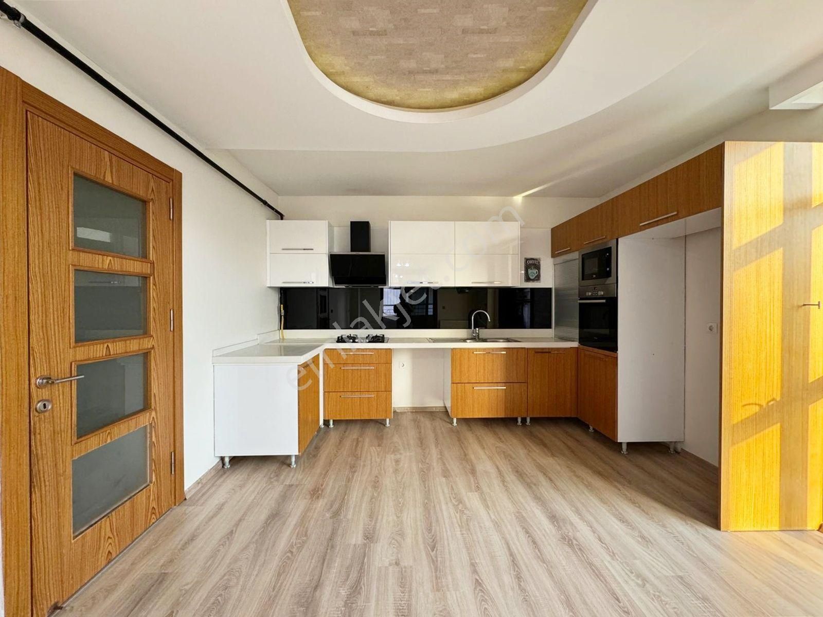 Seyhan Gürselpaşa A.izzet Beğoviç Bulv.duqqh Cafe Civ.sosyal Aktiviteli Alternatifsiz Kaçmaz Fırsat