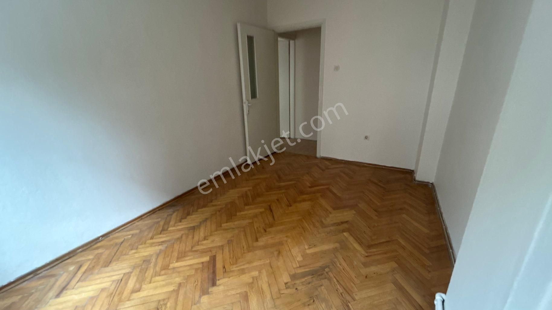 Bostanlı Şehitler Bulvarı’nda Kiralık 3+1 Asansörlü Boyalı Daire - Görsel 14