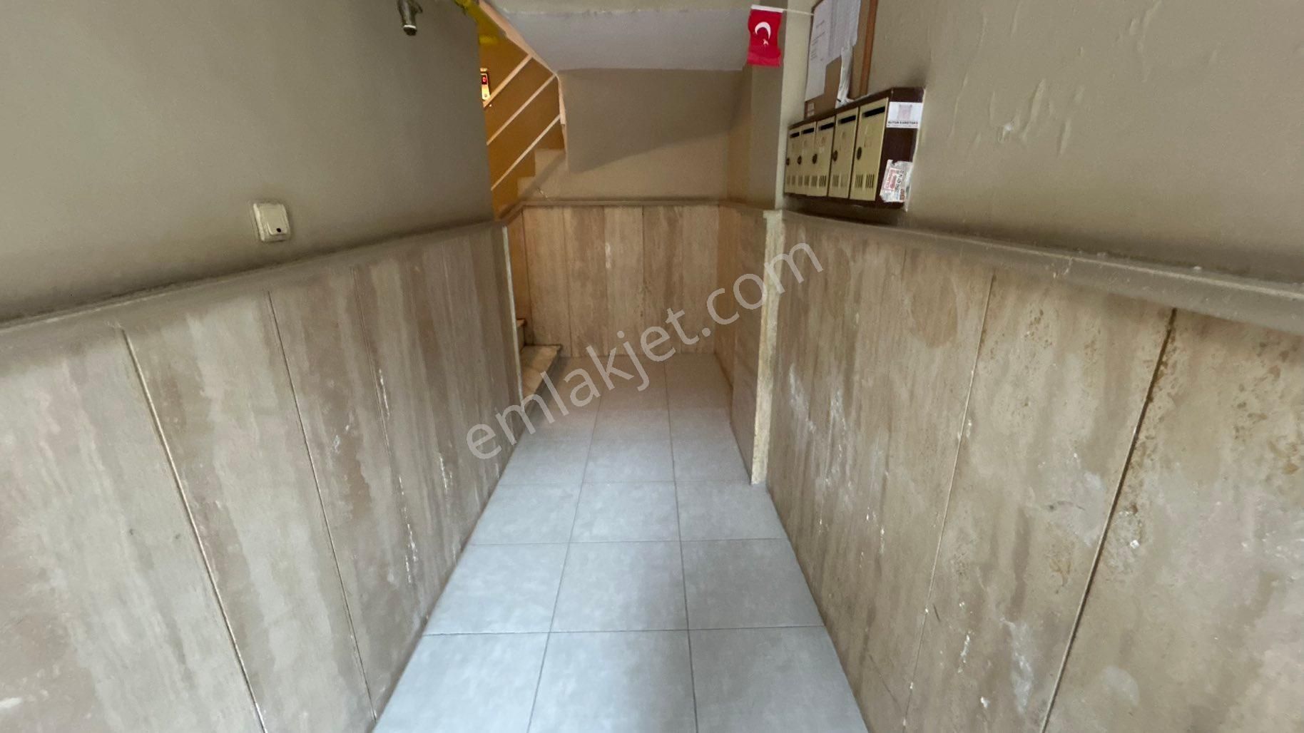 Bostanlı Şehitler Bulvarı’nda Kiralık 3+1 Asansörlü Boyalı Daire - Görsel 22