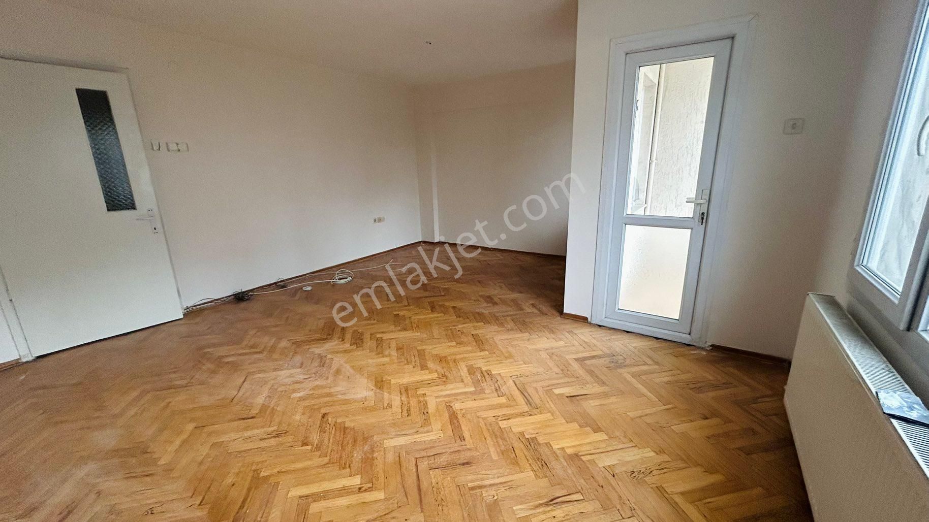 Bostanlı Şehitler Bulvarı’nda Kiralık 3+1 Asansörlü Boyalı Daire - Görsel 11