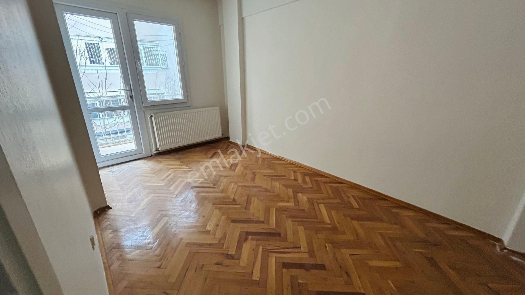 Bostanlı Şehitler Bulvarı’nda Kiralık 3+1 Asansörlü Boyalı Daire - Görsel 12