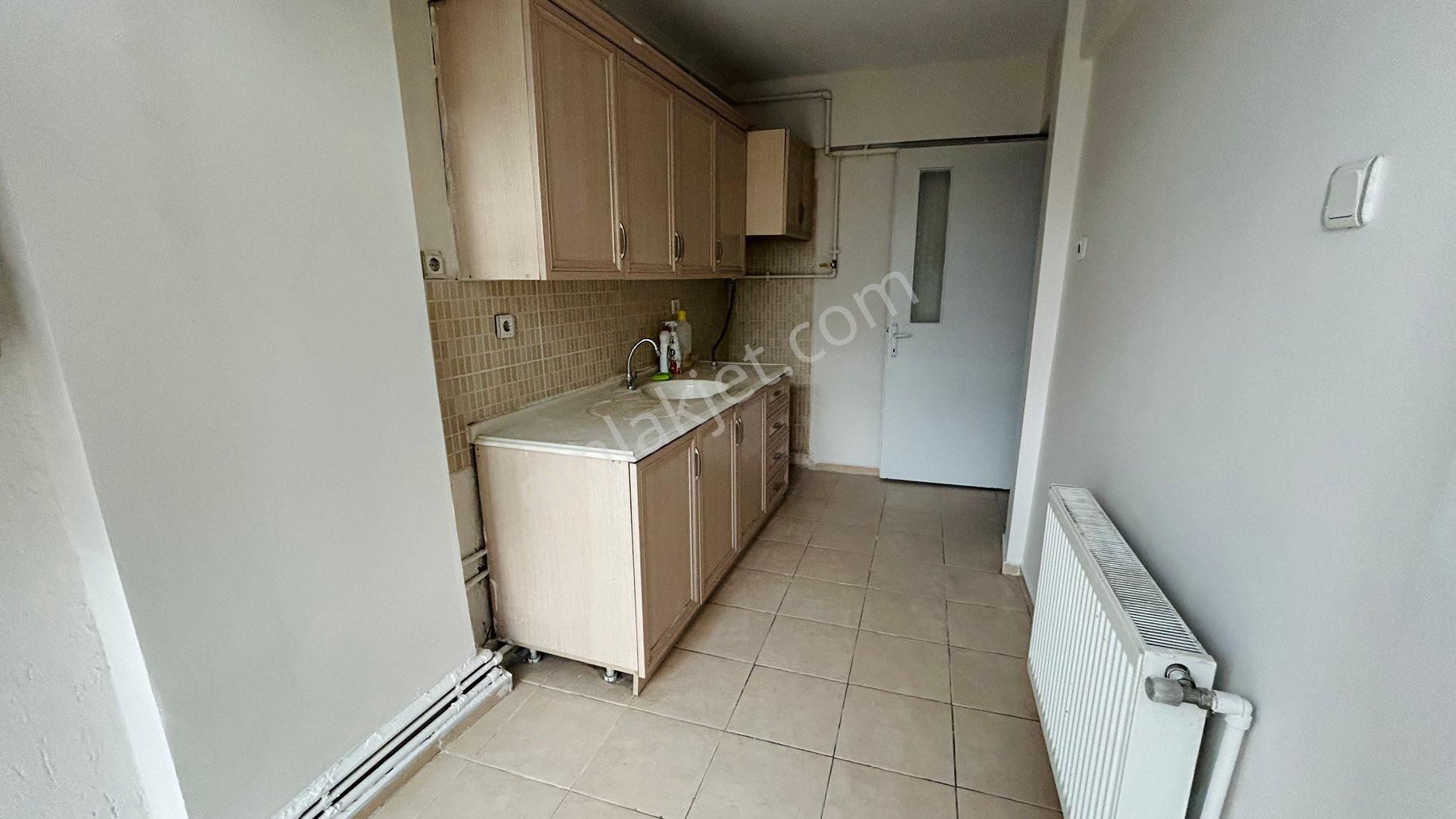 Bostanlı Şehitler Bulvarı’nda Kiralık 3+1 Asansörlü Boyalı Daire - Görsel 20