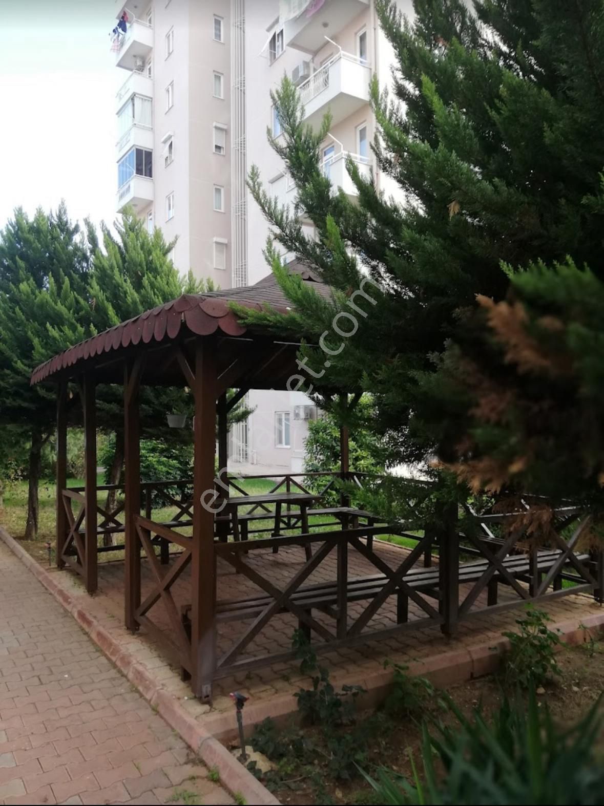 Konyaaltı Havuzlu Sitede Mimar Özel Tasarımlı Lüks 3+1 Bahçe Katı - Görsel 2