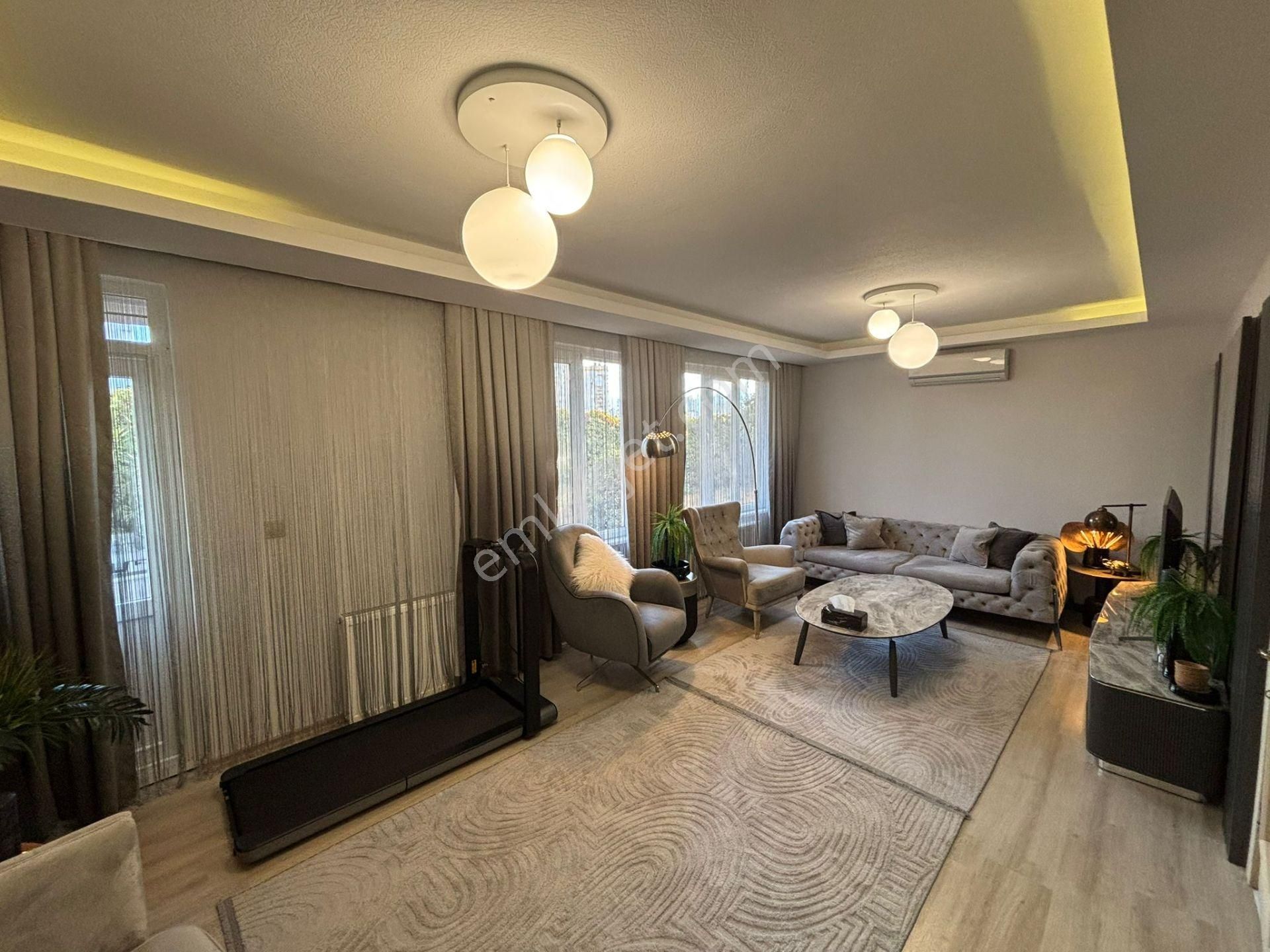 Konyaaltı Havuzlu Sitede Mimar Özel Tasarımlı Lüks 3+1 Bahçe Katı - Görsel 8