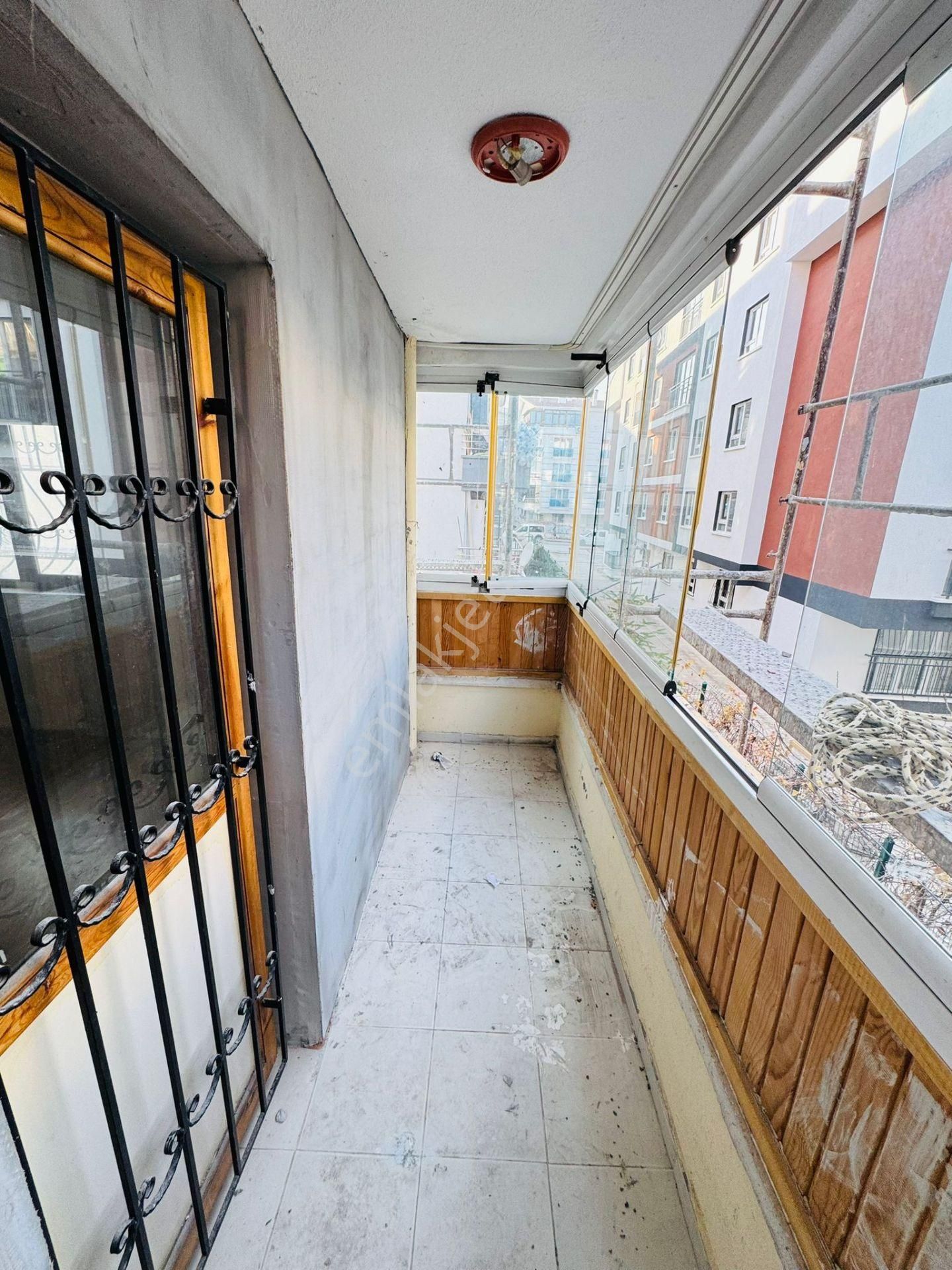 Beşikkaya Mahallesinde Merkezi Konumda 3+1 Kiralık Yüksek Giriş !! - Görsel 17