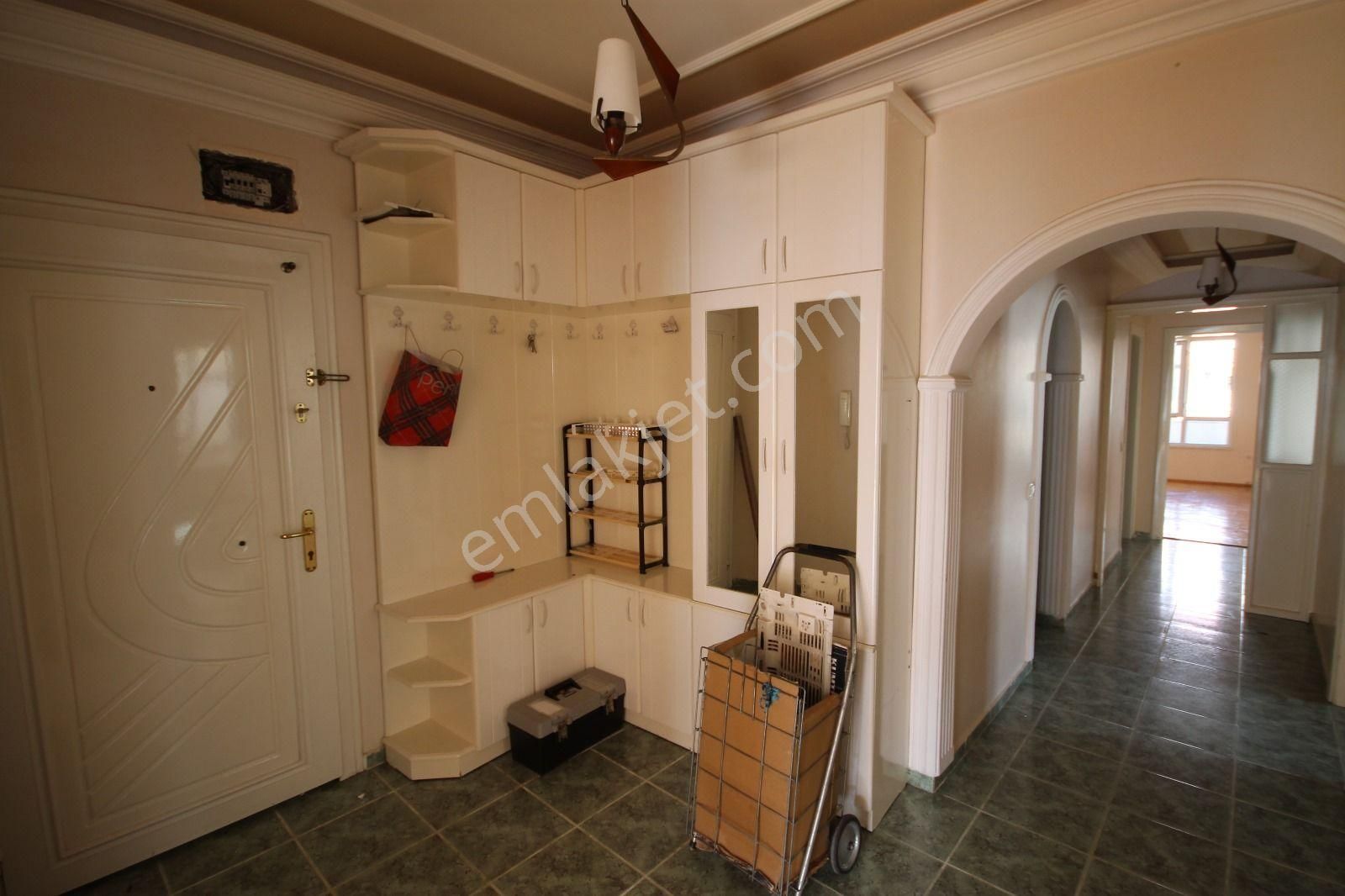 3+1 Satılık Ayrı Mutfak Denize Yakın - Görsel 6