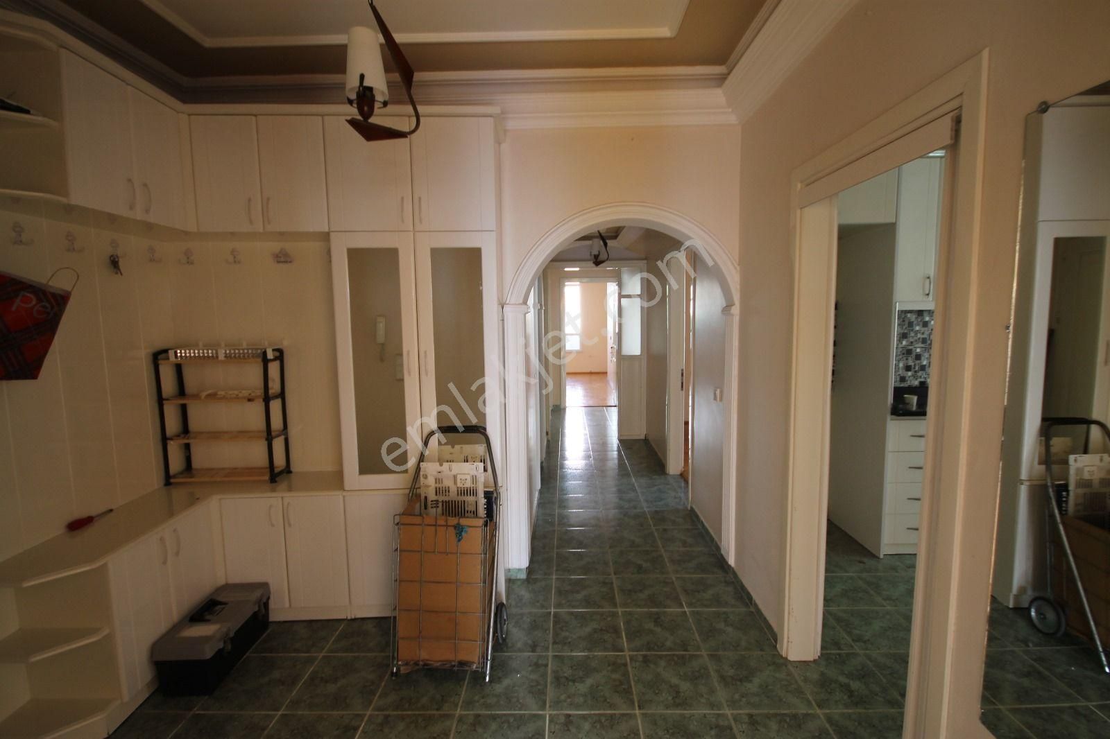 3+1 Satılık Ayrı Mutfak Denize Yakın - Görsel 11