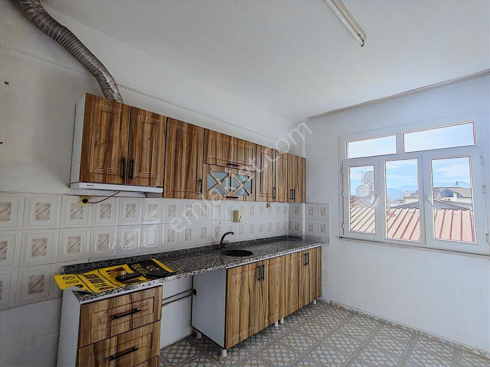 Uğur'dan Seydikemer Merkezde 3+1 Ayrı Mutfaklı Kiralık Daire