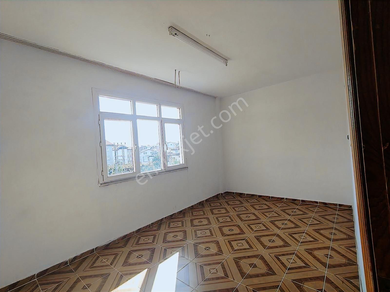 Uğur'dan Seydikemer Merkezde 3+1 Ayrı Mutfaklı Kiralık Daire - Görsel 3