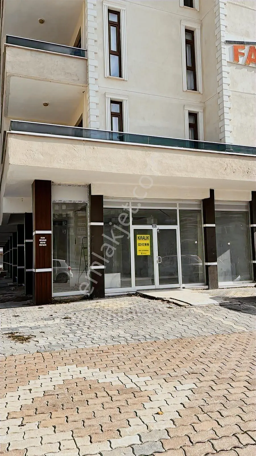 Selçuklu Novada Avm Arkası 400 M2 Kiralık Dükkan
