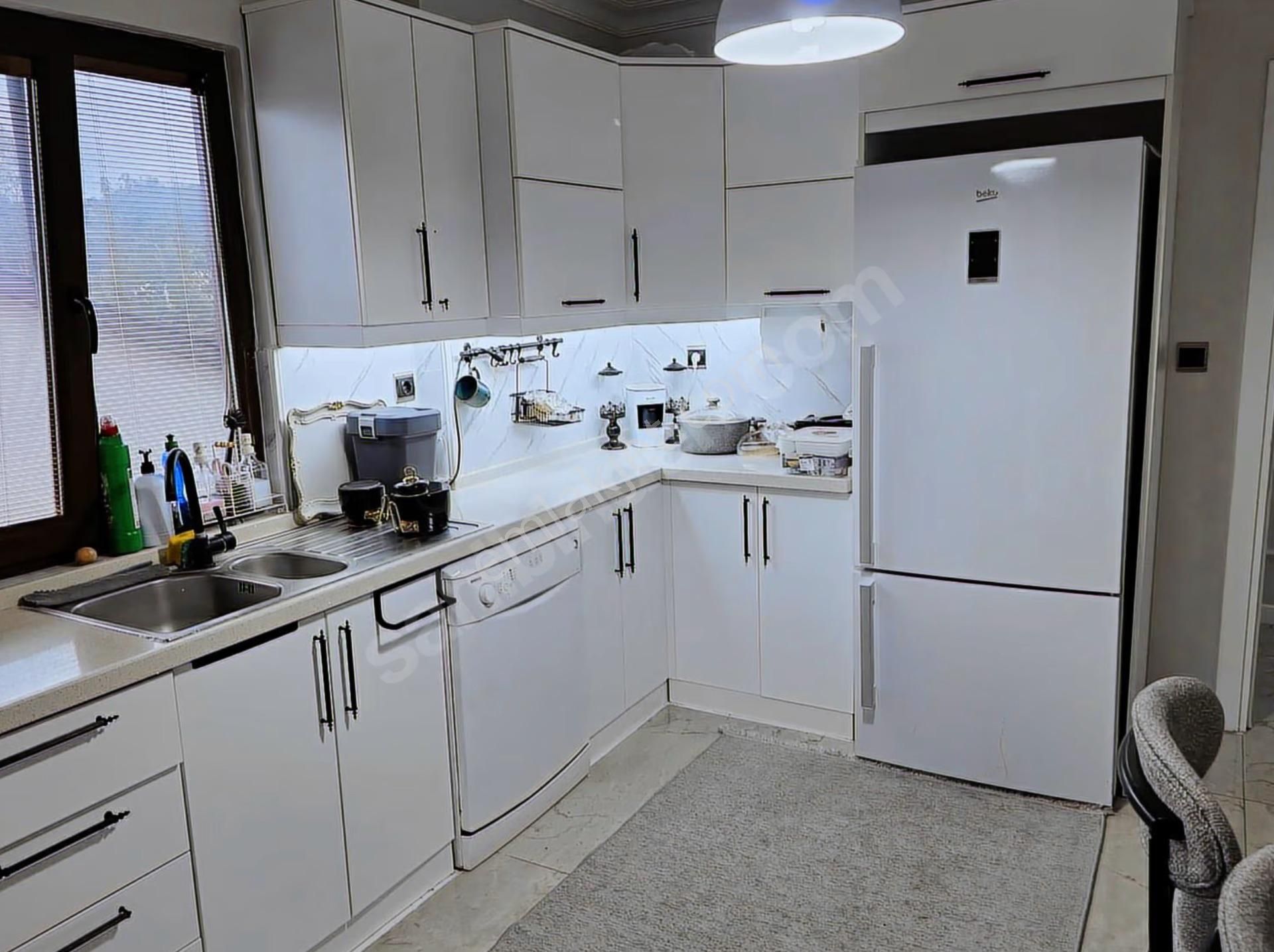 Ferahlık Ve Konum Bir Arada! Termal Yolu Üstü 2 Katlı Villa - Görsel 4