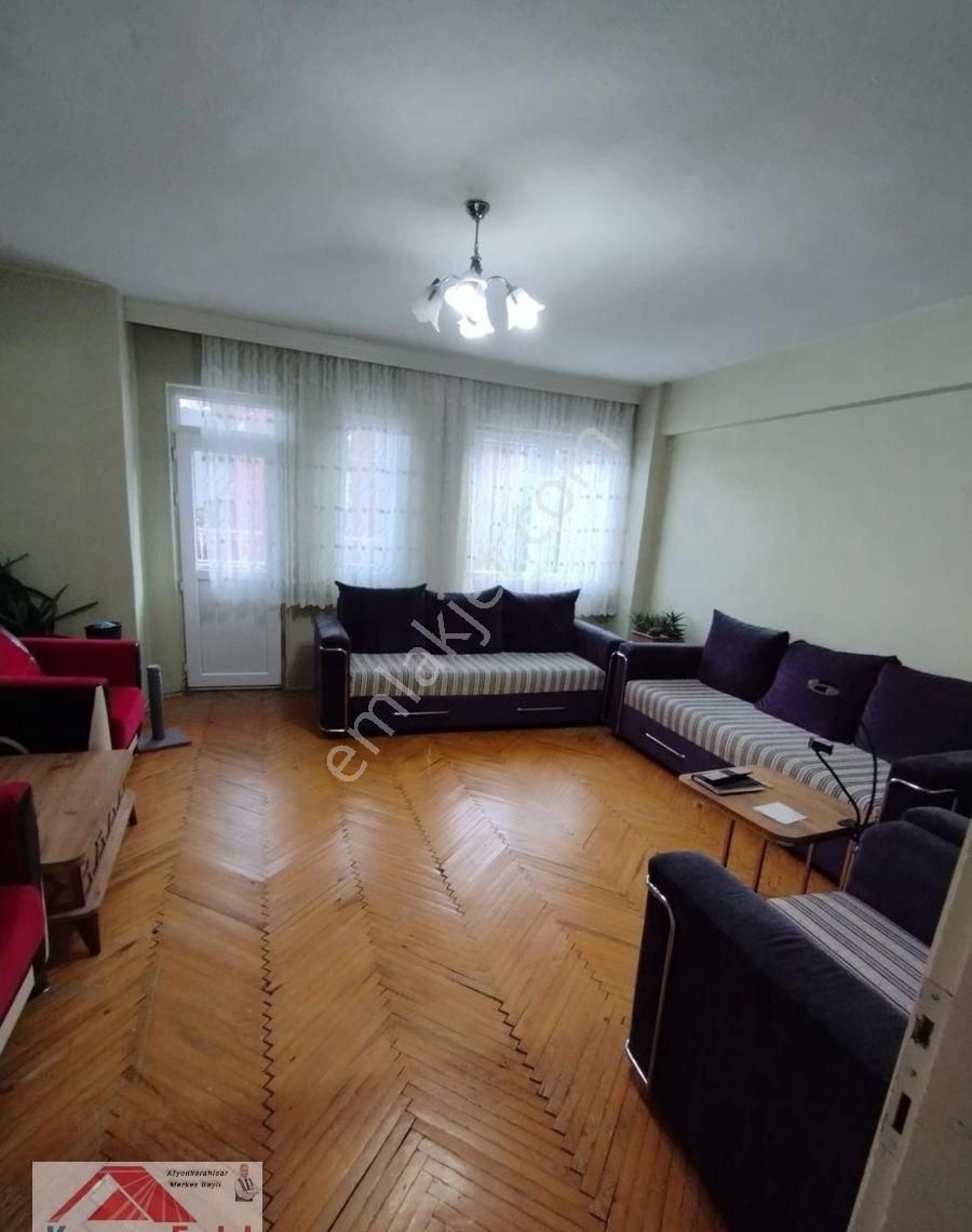 Afyon Cumhuriyet Mahallesinde Satılık 3+1 Daire - Görsel 4