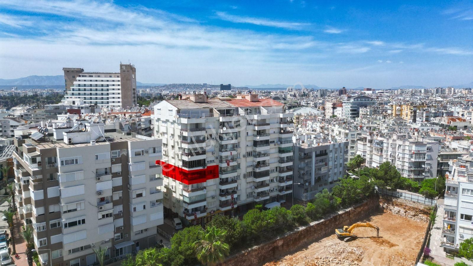 Falezlerin Yanında Deniz Manzaralı 180 M² K.otoparklı 3+1 - Görsel 3