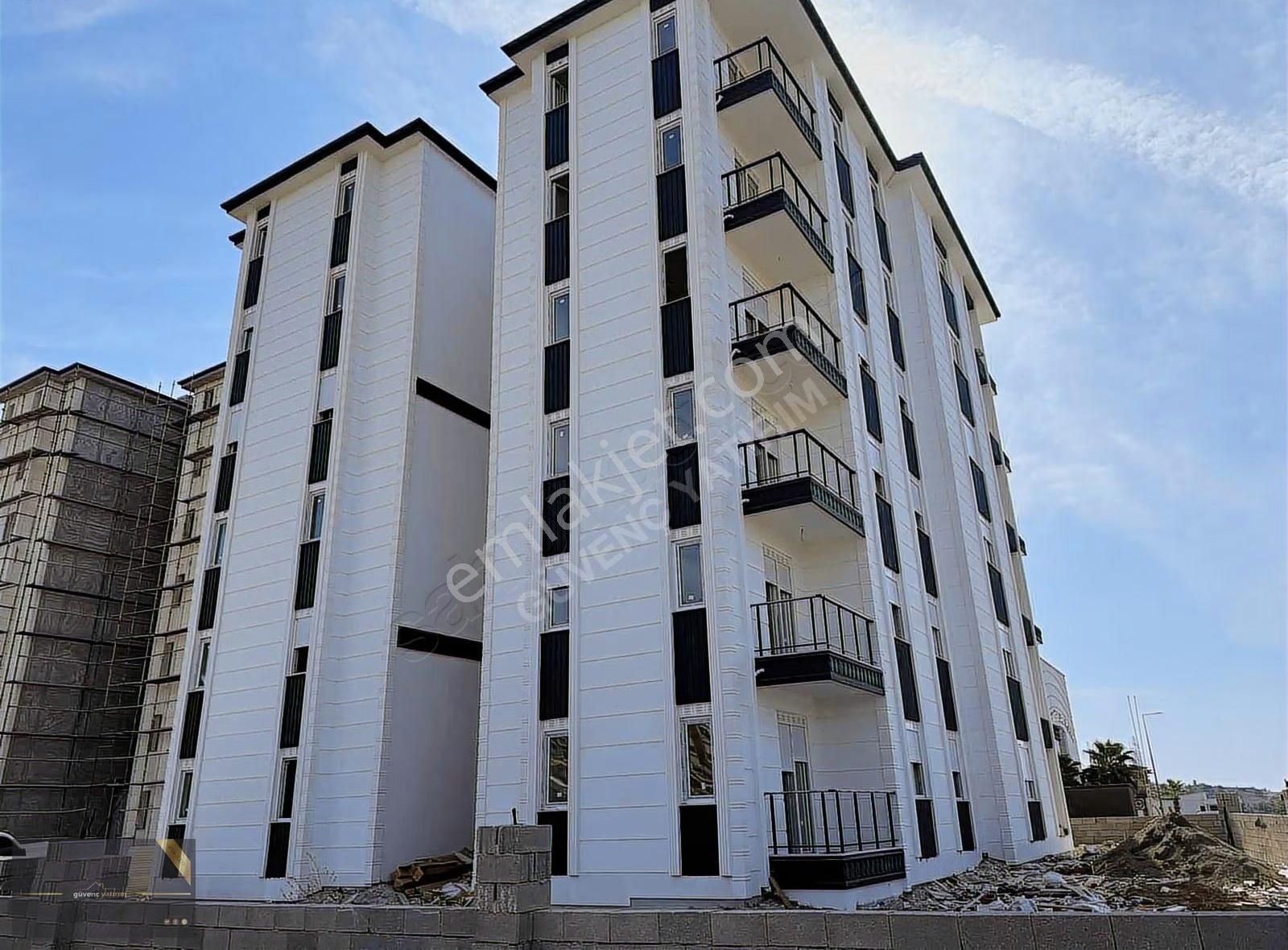 Serik Tosunoğulları Arkası Yüzme Havuzlu 2+1 Satılık Sıfır Daire