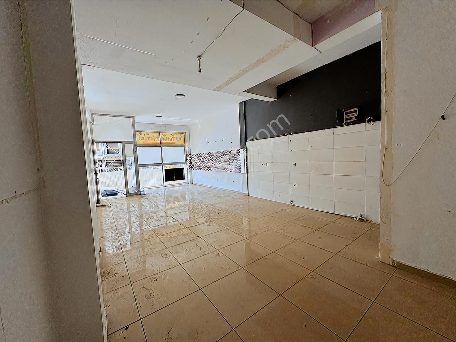 Karşıyaka Örnekköy'de Yatırımlık Cadde Üzeri 70m2 Bacalı Dükkan - Görsel 30