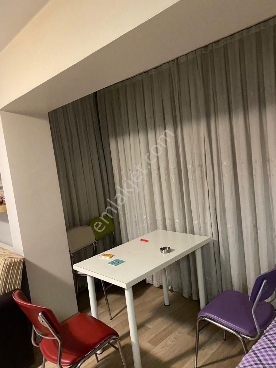 Karşıyaka Gazi Lisesi Yanı Satılık 2+1 Daire - Görsel 2