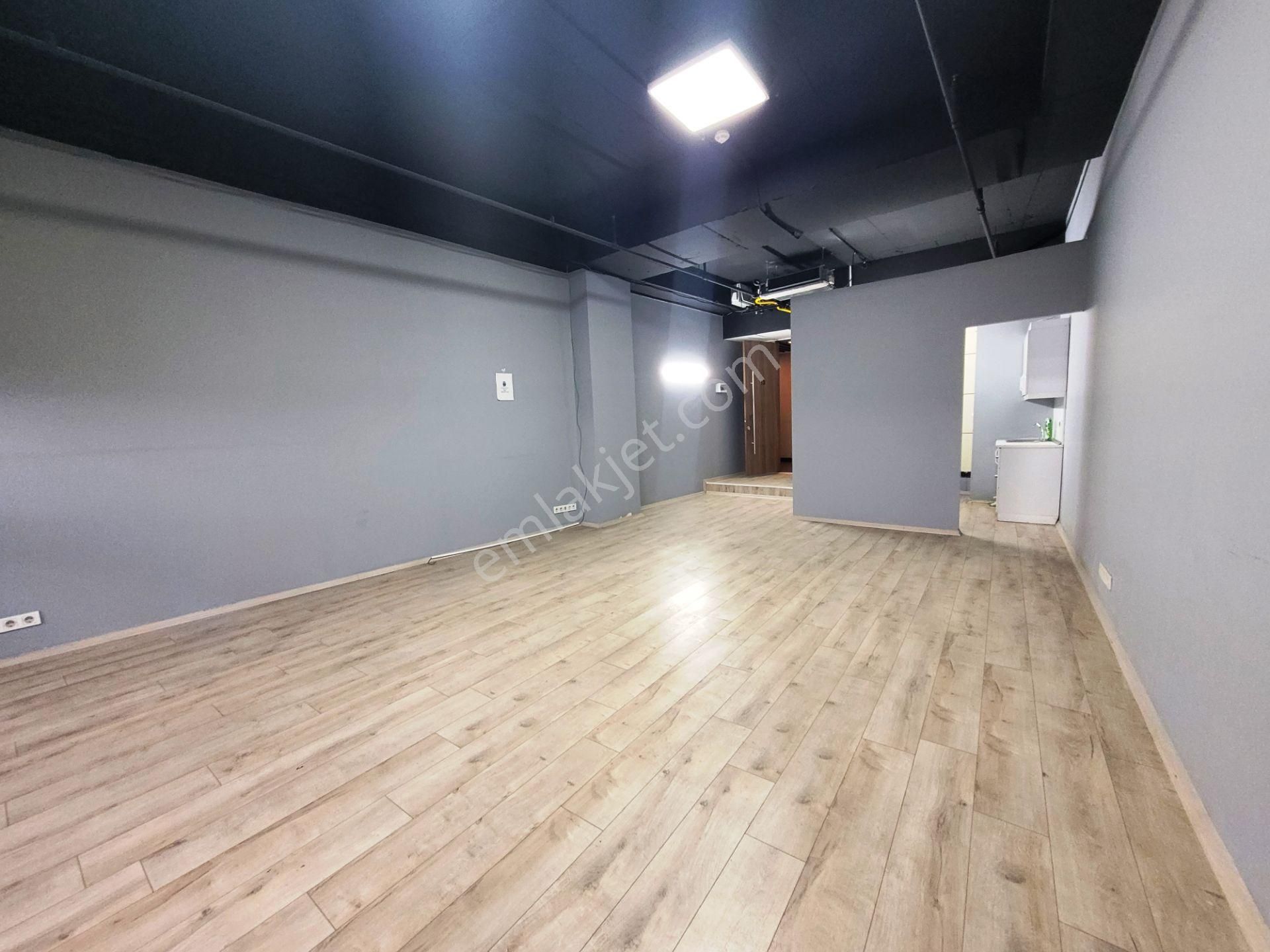 Bayrampaşa Axis'te Satılık Balkonlu Ofis - Görsel 11