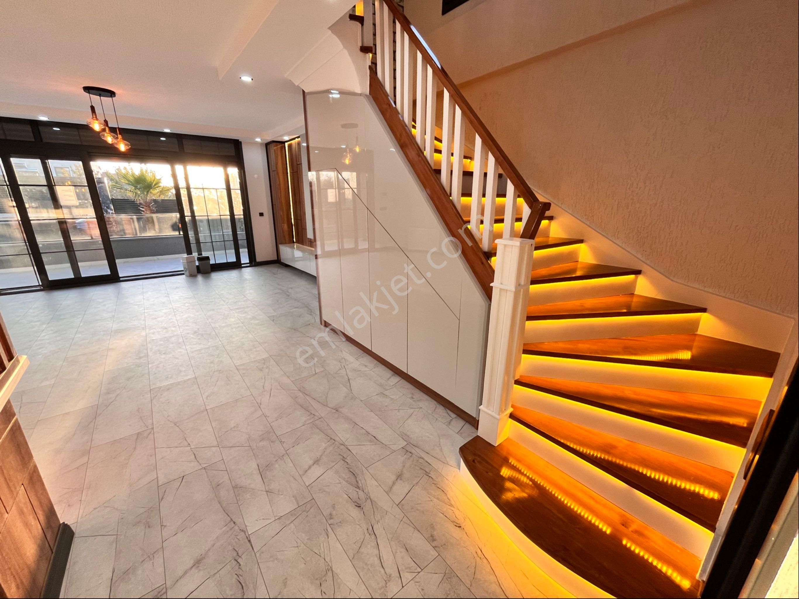 Asfalt Yola Cephe Müstakil Villa İskanlı - Görsel 24