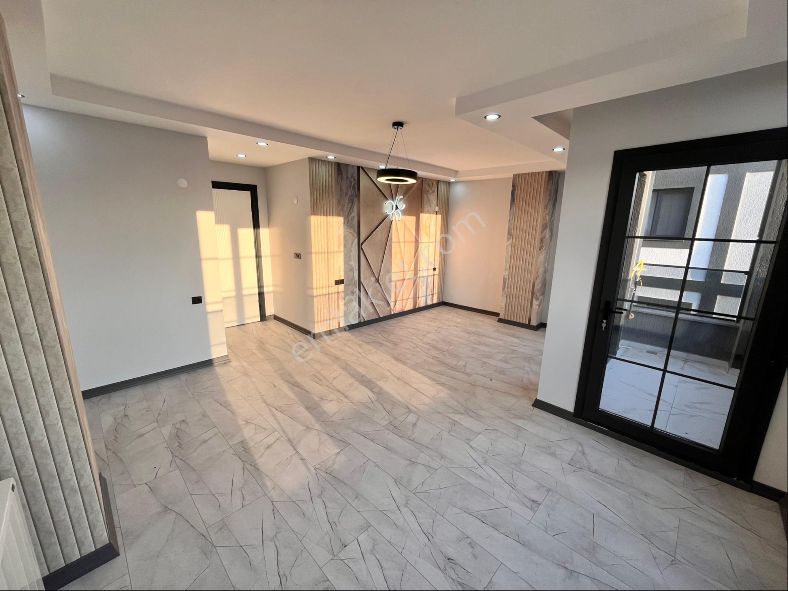 Asfalt Yola Cephe Müstakil Villa İskanlı - Görsel 14