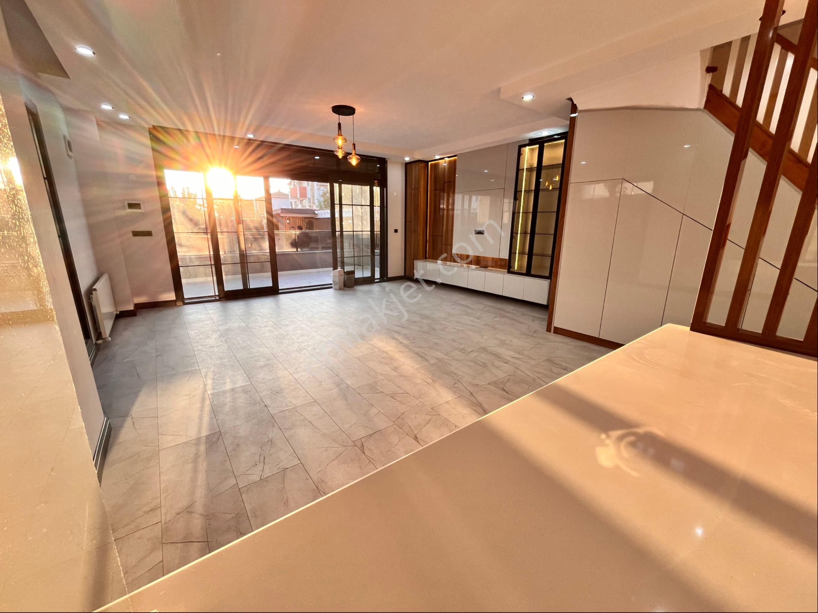 Asfalt Yola Cephe Müstakil Villa İskanlı - Görsel 25