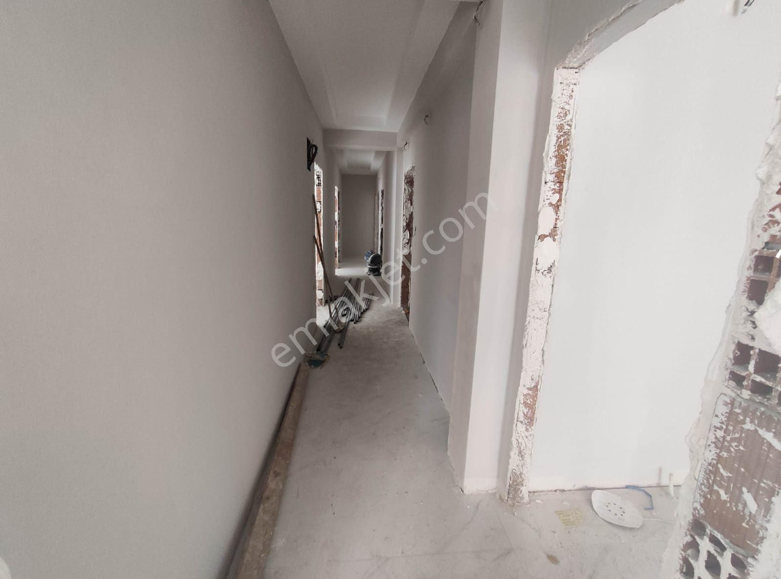 Para'dan Sultanbeyli'de Ebeveyn Banyolu 4+1 Satılık Daire - Görsel 2