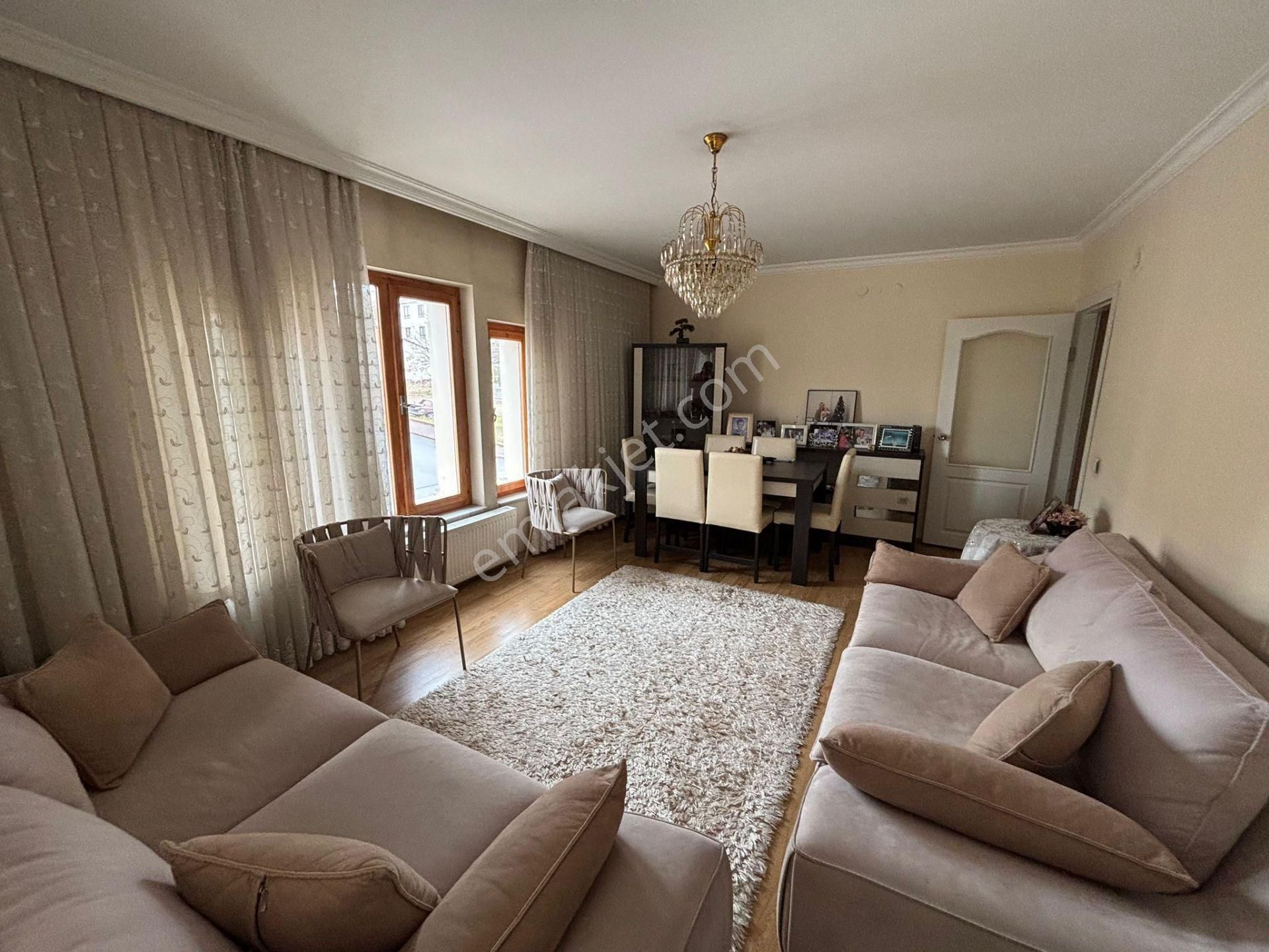 Tepebaşı Mahallesinde Asansörlü Ön Cephe 3+1 Daire