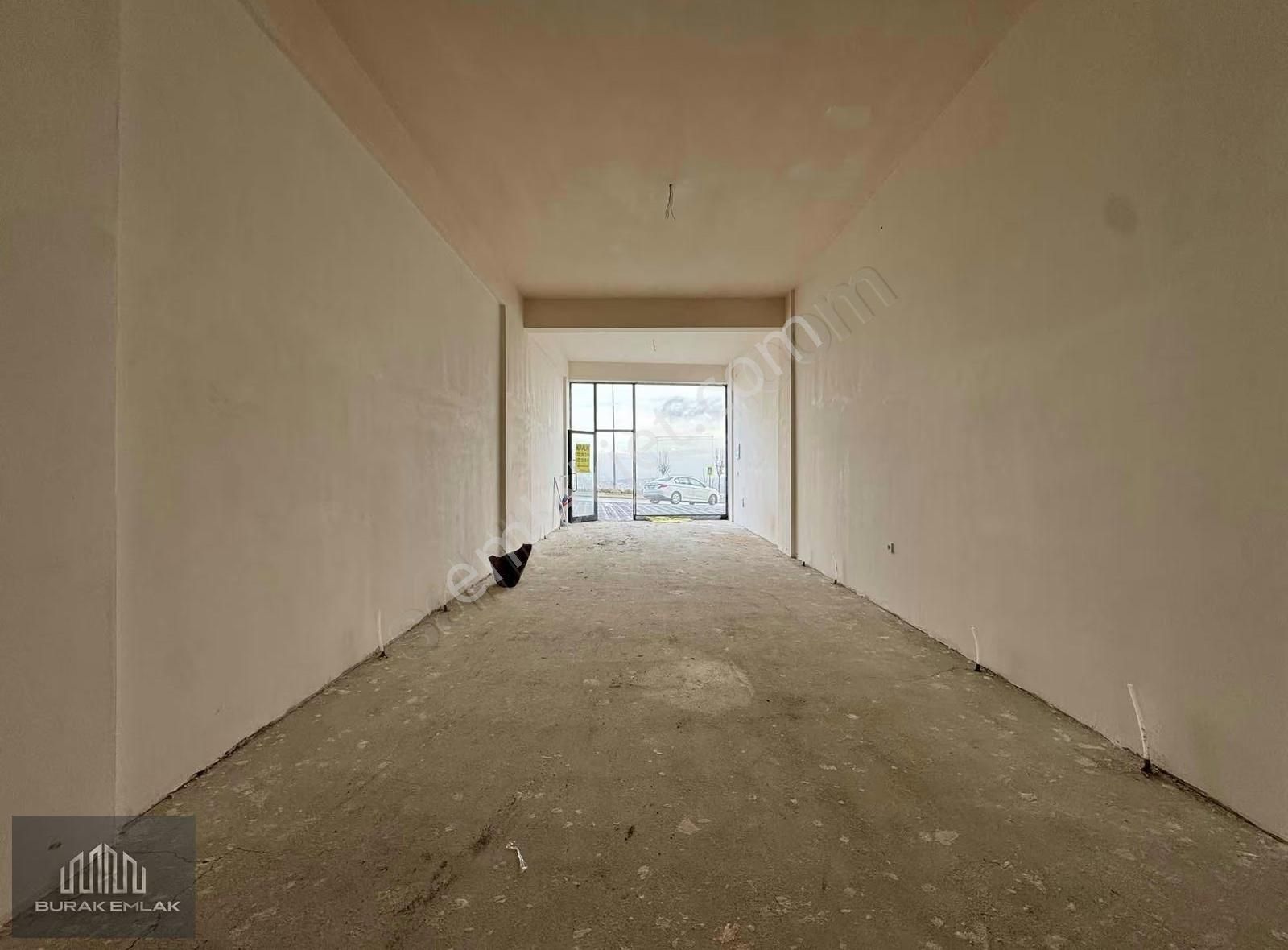 Burak'tan Beylerbeyi Caddesinde 70m2 Kiralık Dükkan - Görsel 5