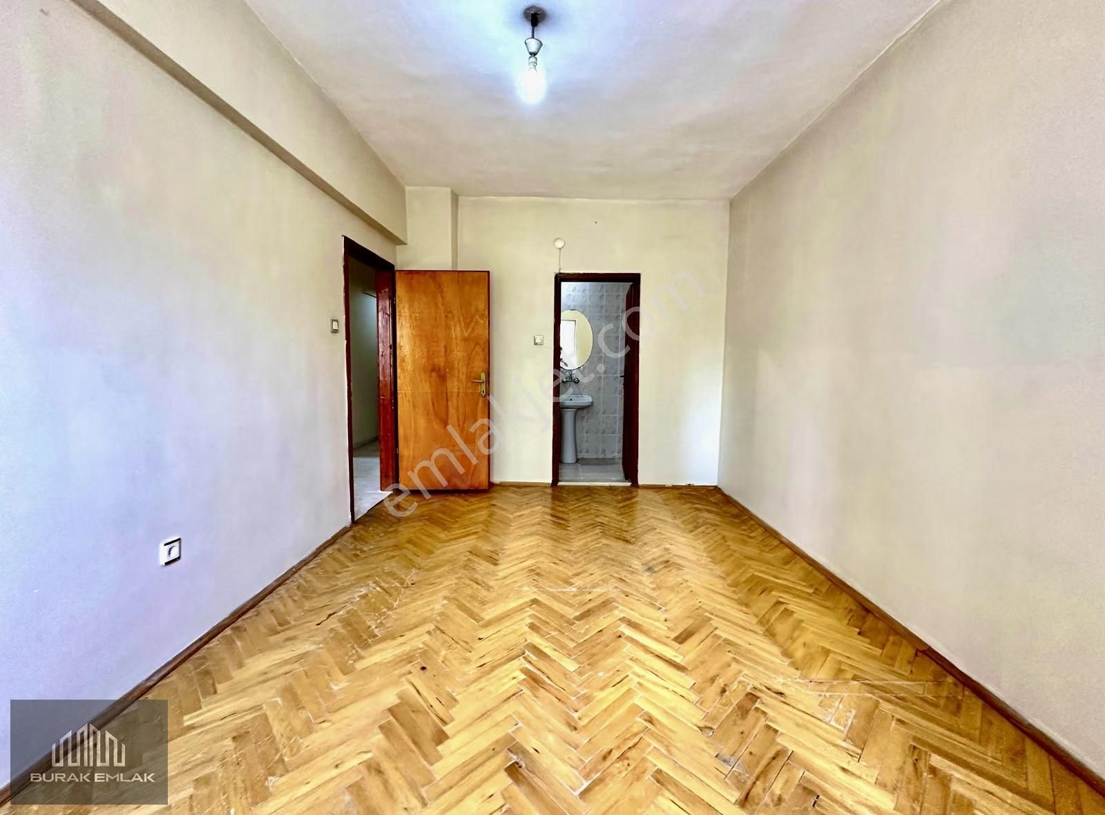 Burak'tan Site İçi, Asansörlü E.banyolu, 135m2 Ara Kat 3+1 Güney - Görsel 18