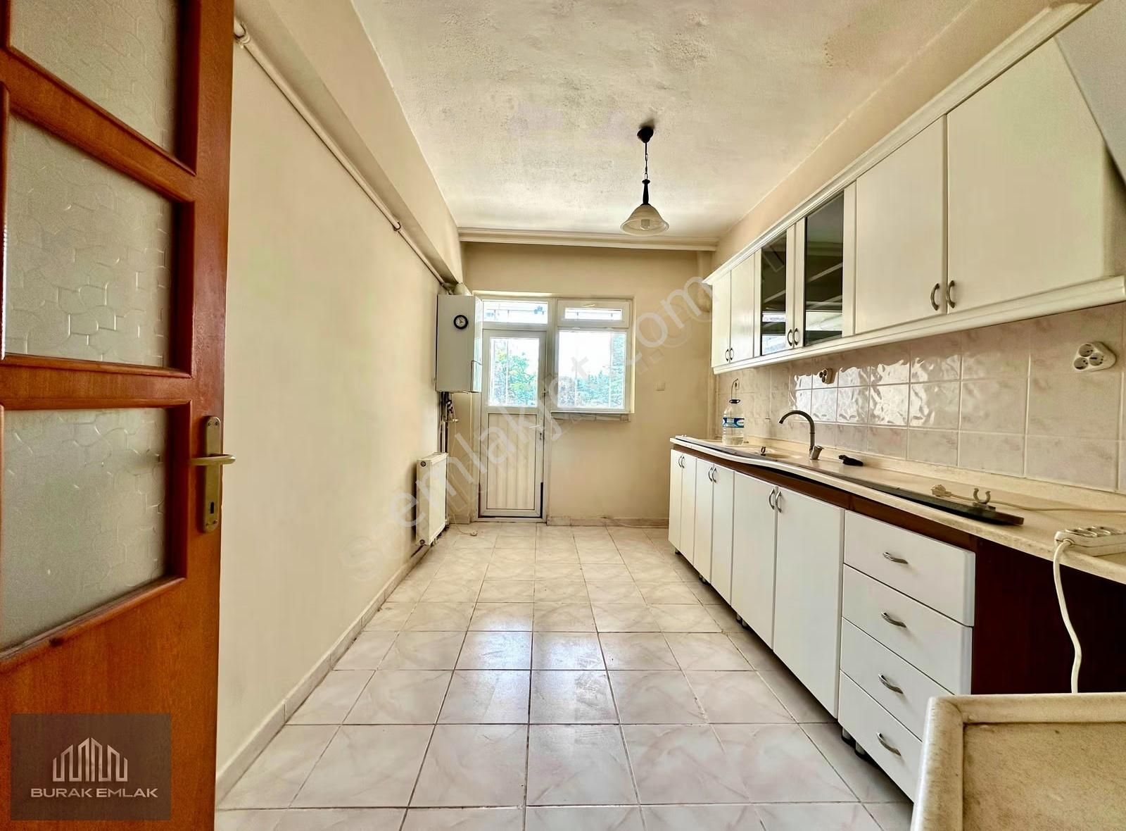 Burak'tan Site İçi, Asansörlü E.banyolu, 135m2 Ara Kat 3+1 Güney - Görsel 6