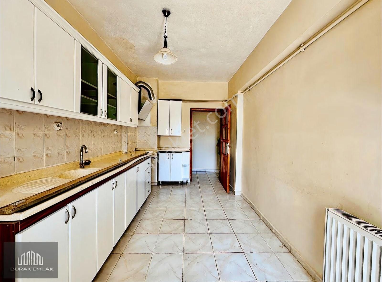 Burak'tan Site İçi, Asansörlü E.banyolu, 135m2 Ara Kat 3+1 Güney - Görsel 22