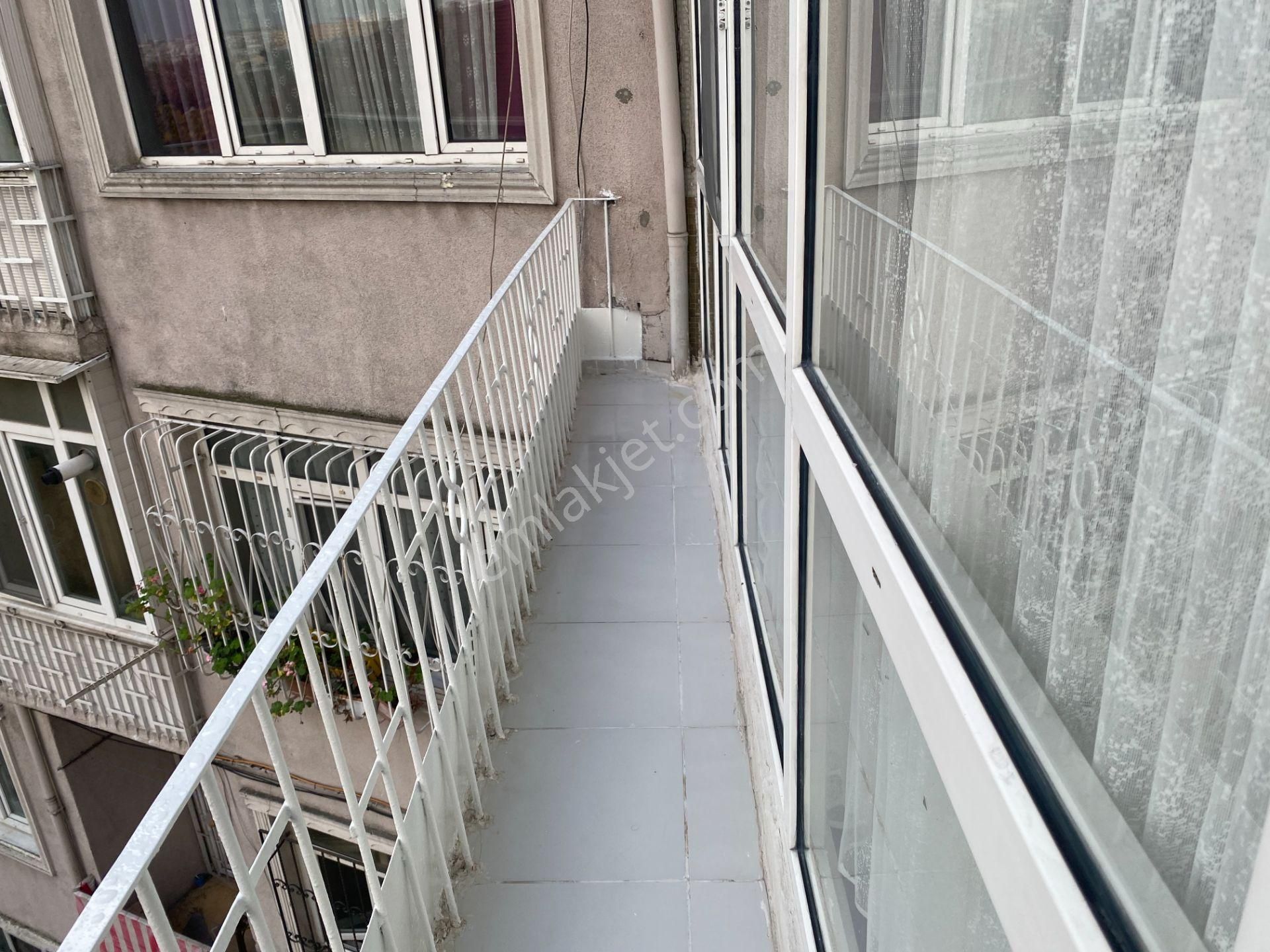 Destan-064-k.m.paşa-samatya-iyi-mevkide-2-oda-1-salon-90m2-full-eşya-orta-2.kat-kombi-yeni-boya - Görsel 19