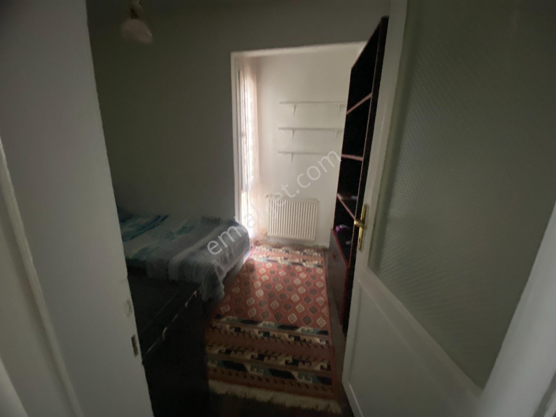 Destan-064-k.m.paşa-samatya-iyi-mevkide-2-oda-1-salon-90m2-full-eşya-orta-2.kat-kombi-yeni-boya - Görsel 22