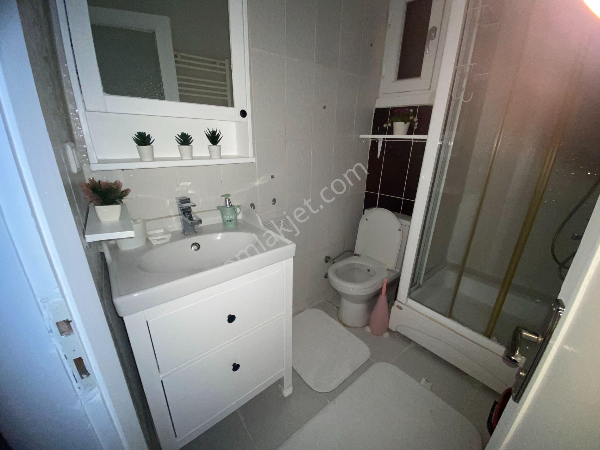 Destan-064-k.m.paşa-samatya-iyi-mevkide-2-oda-1-salon-90m2-full-eşya-orta-2.kat-kombi-yeni-boya - Görsel 24