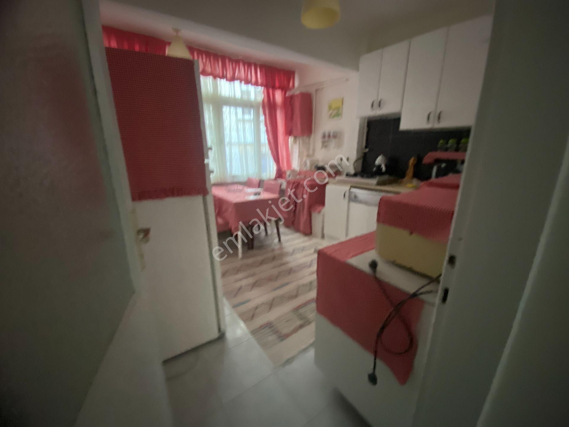 Destan-064-k.m.paşa-samatya-iyi-mevkide-2-oda-1-salon-90m2-full-eşya-orta-2.kat-kombi-yeni-boya - Görsel 27