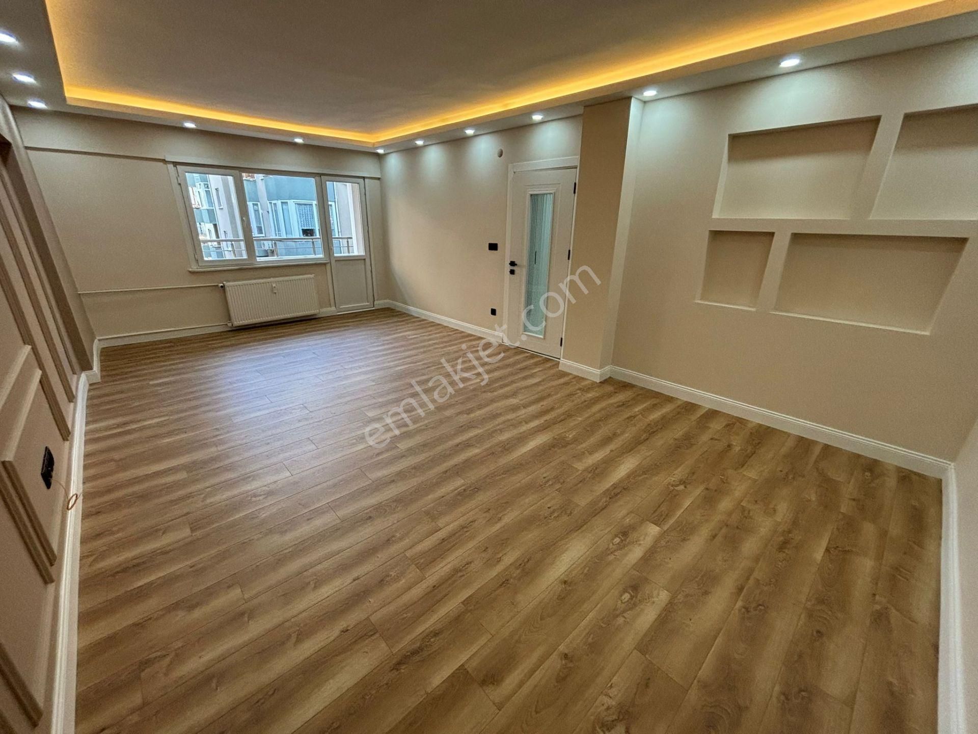 Kaçmaz'dan İdeltepe'de Geniş Arsalı Site İçinde Lüks Yapılı 3+1 - Görsel 8