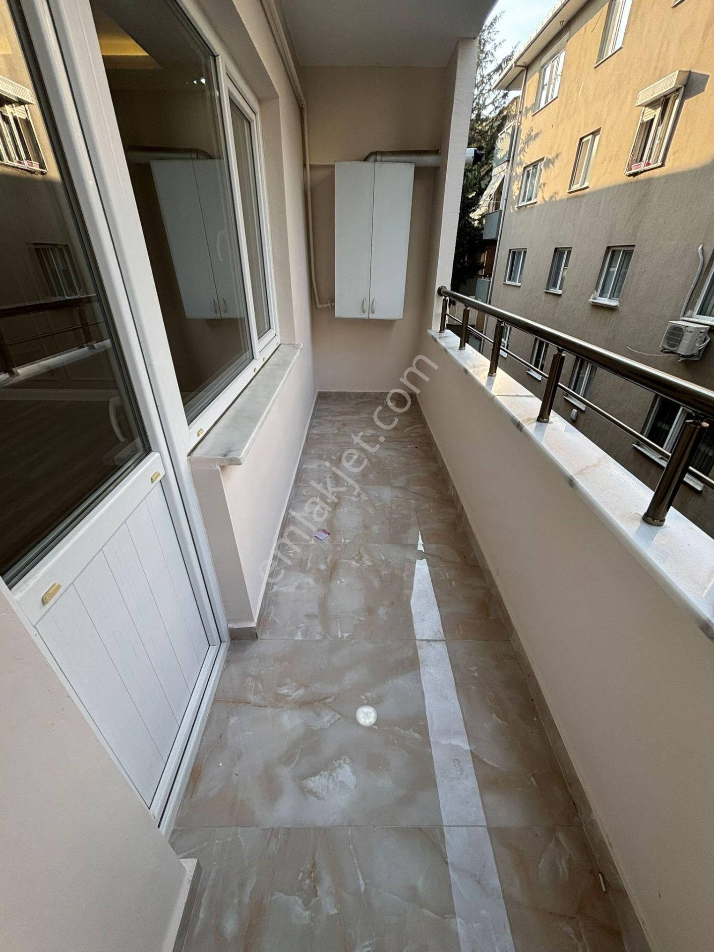 Kaçmaz'dan İdeltepe'de Geniş Arsalı Site İçinde Lüks Yapılı 3+1 - Görsel 29