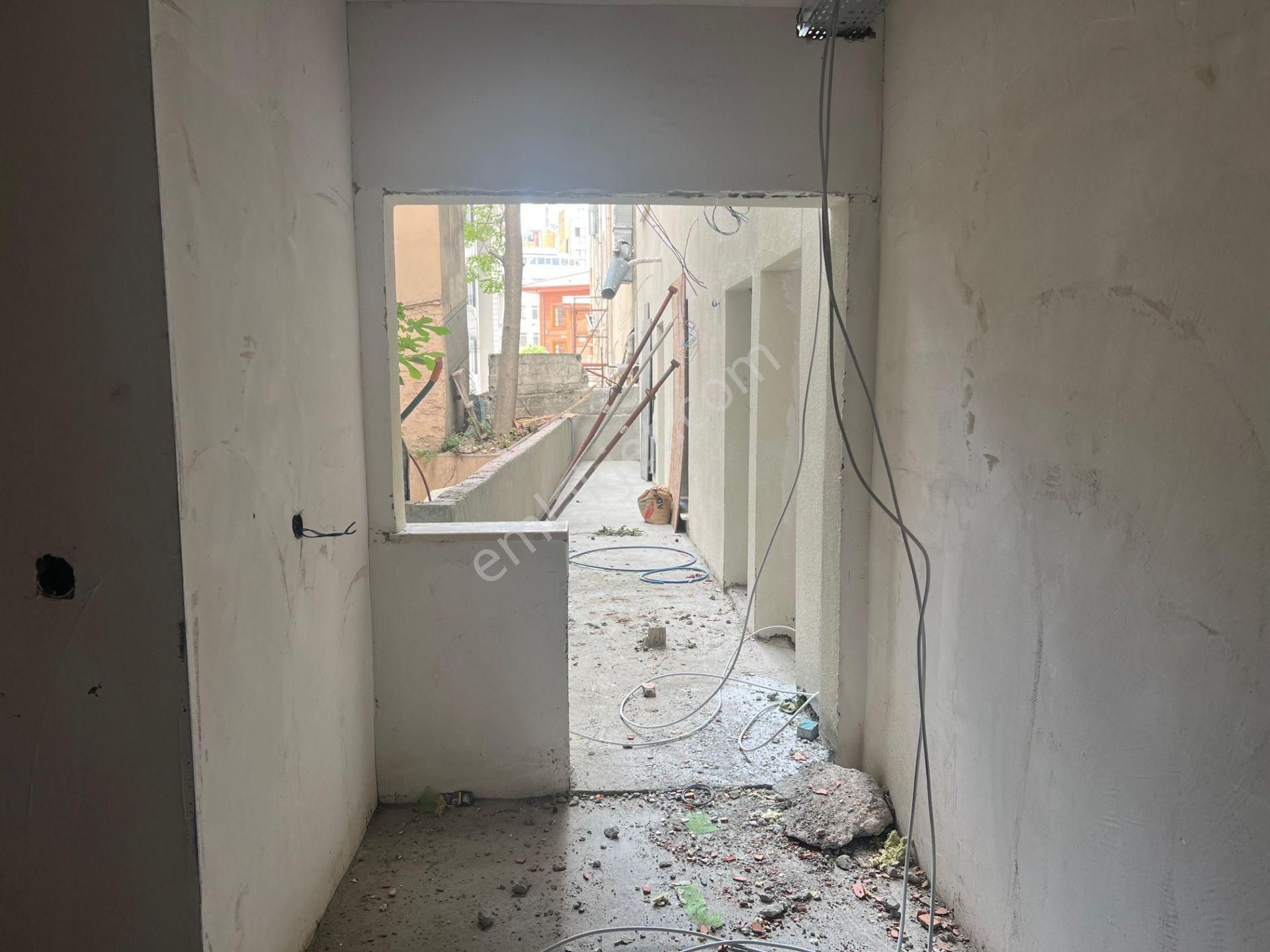 Millet Caddesi Köşe Başı Sıfır Yapılmış Binada Dükkan - Görsel 3