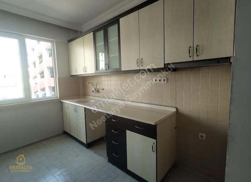 Şehrin Merkezinde Ofis Veya Ev 3+1 140 M2 Satılık Daire - Görsel 5