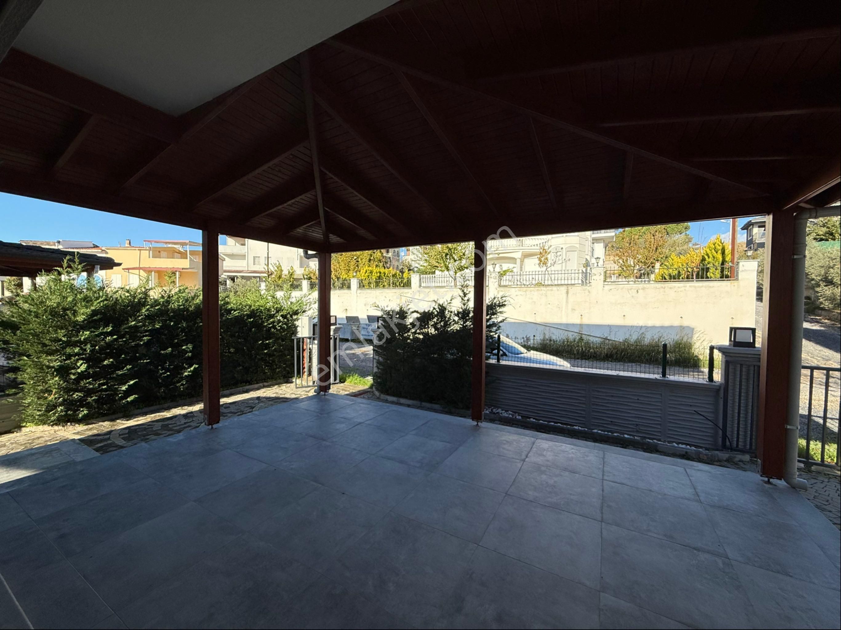 Kuşadası'nda Satılık Tek Müstakil Triplex Villa - Görsel 23