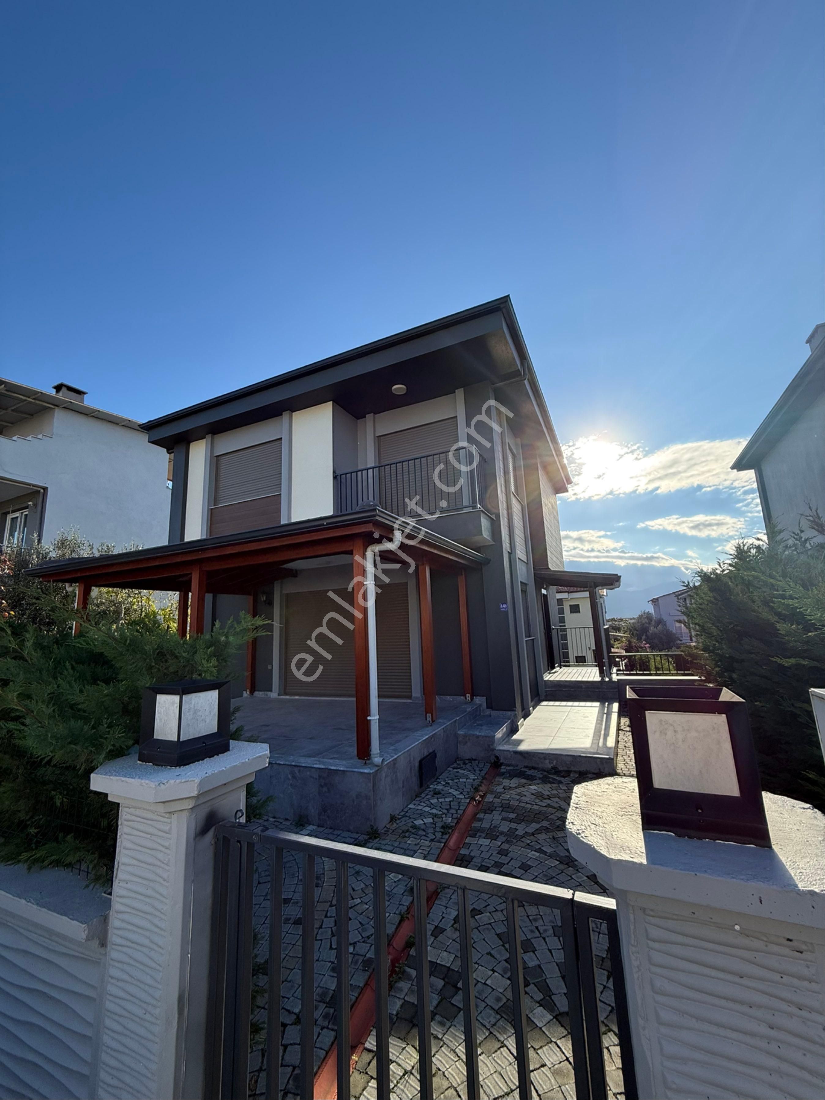 Kuşadası'nda Satılık Tek Müstakil Triplex Villa - Görsel 4