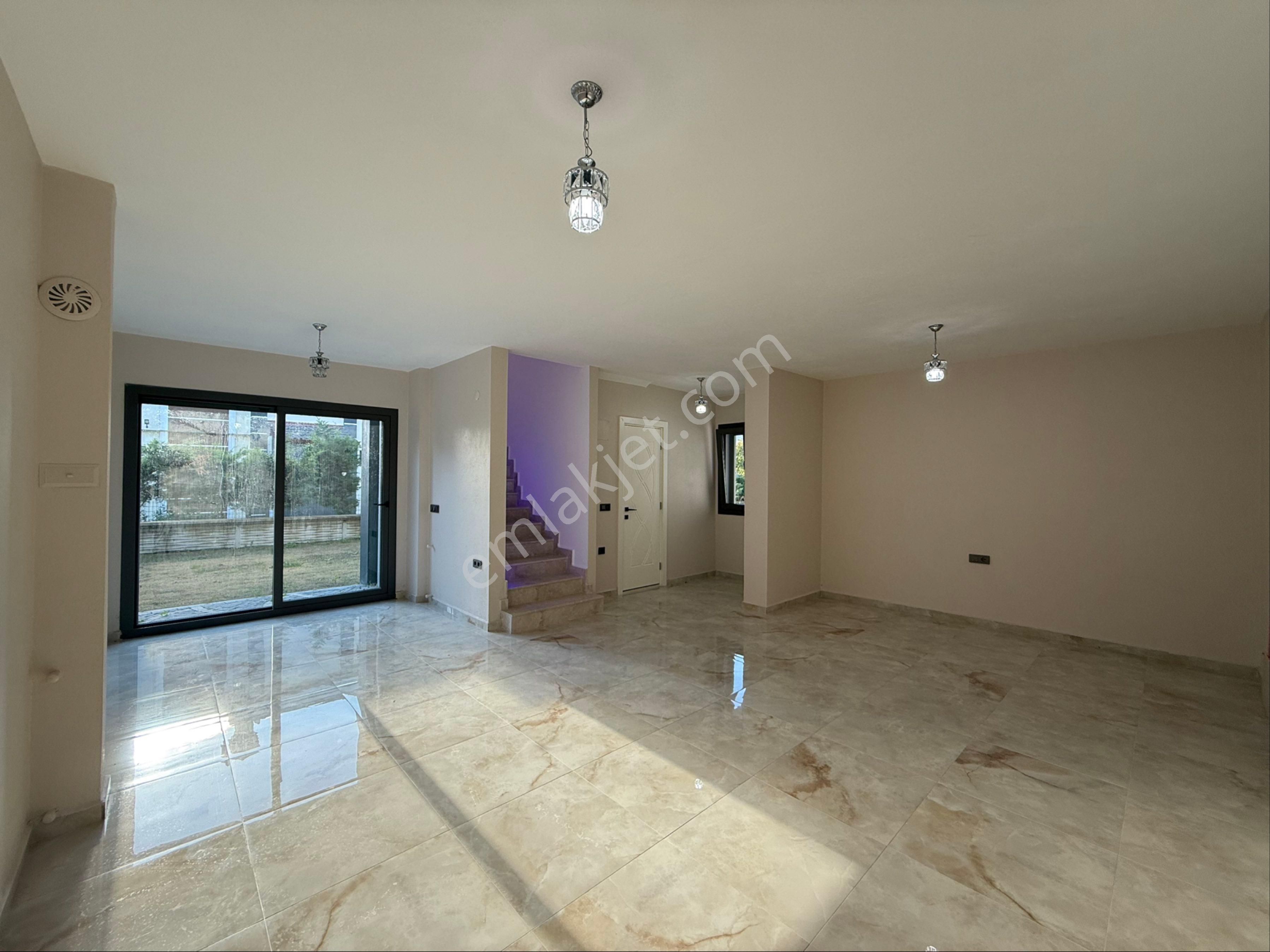 Kuşadası'nda Satılık Tek Müstakil Triplex Villa - Görsel 6