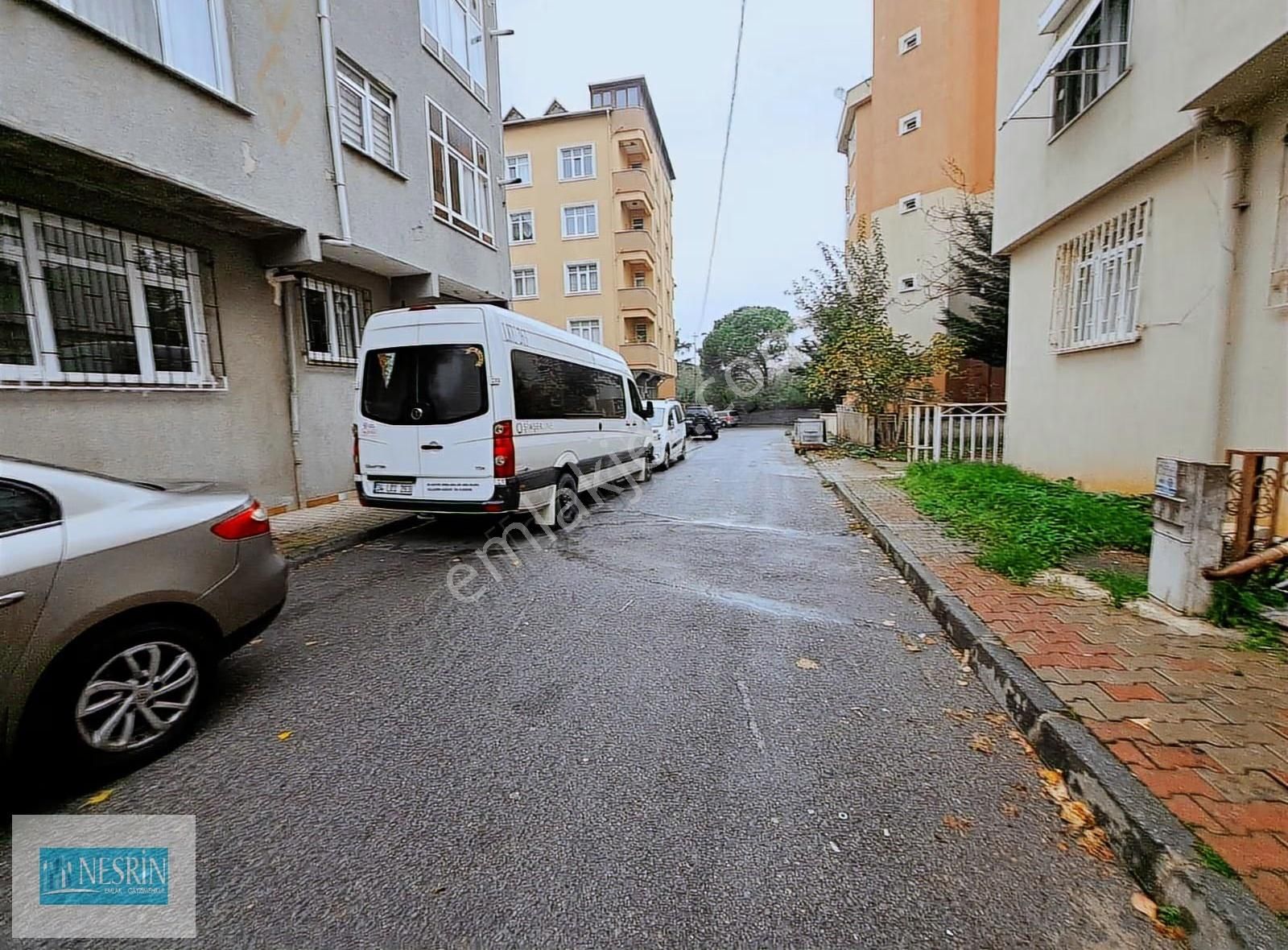 Nesrin Emlak'tan Yakacık Merkeze Yakın Yatırımlık Ara Kat Daire - Görsel 3