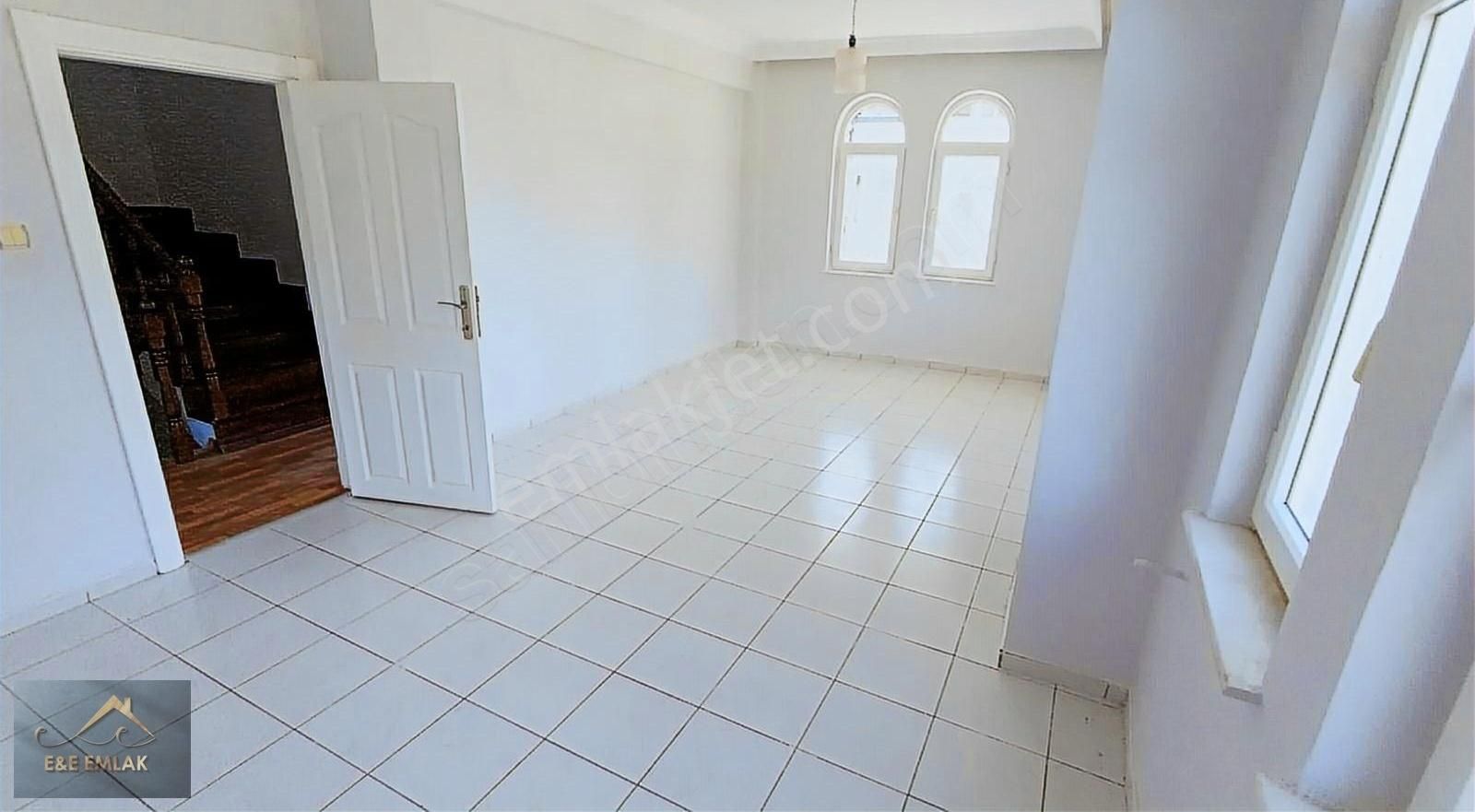 420 Favoriye Beyaz Evler Sitesinde Havuzlu 5+2 Tripleks Villa! - Görsel 27