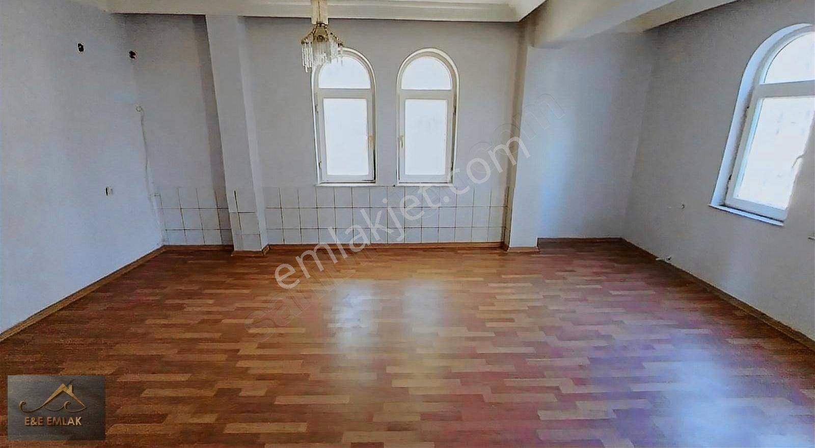 420 Favoriye Beyaz Evler Sitesinde Havuzlu 5+2 Tripleks Villa! - Görsel 20